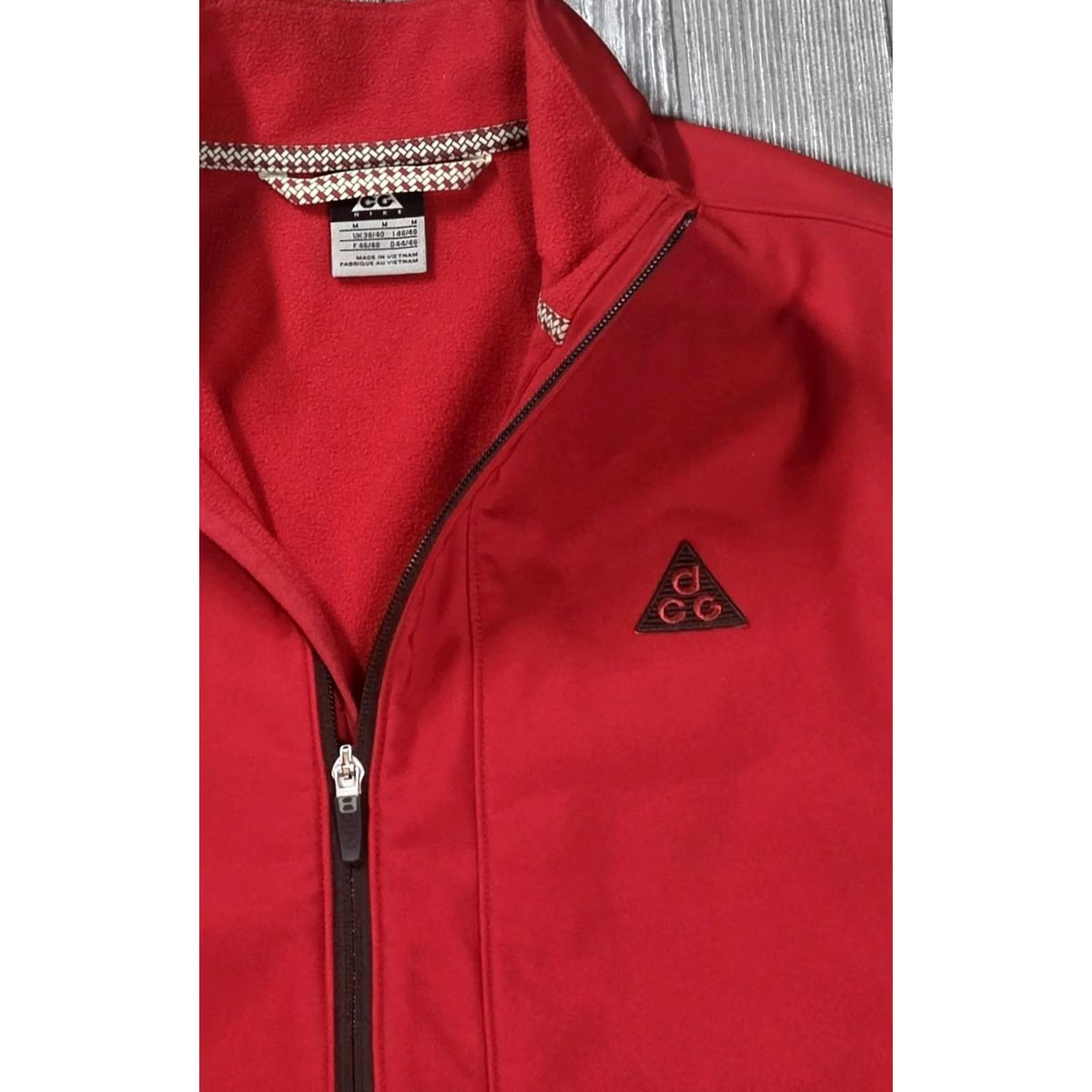 Nike ACG NIKE ACG Full Zip Soft Shell Jacket Red Black Mens M Drawstring Y2k Rare Vintage Nike ACG Jacket Size US M / EU 48-50 / 2 - 4 Thumbnail