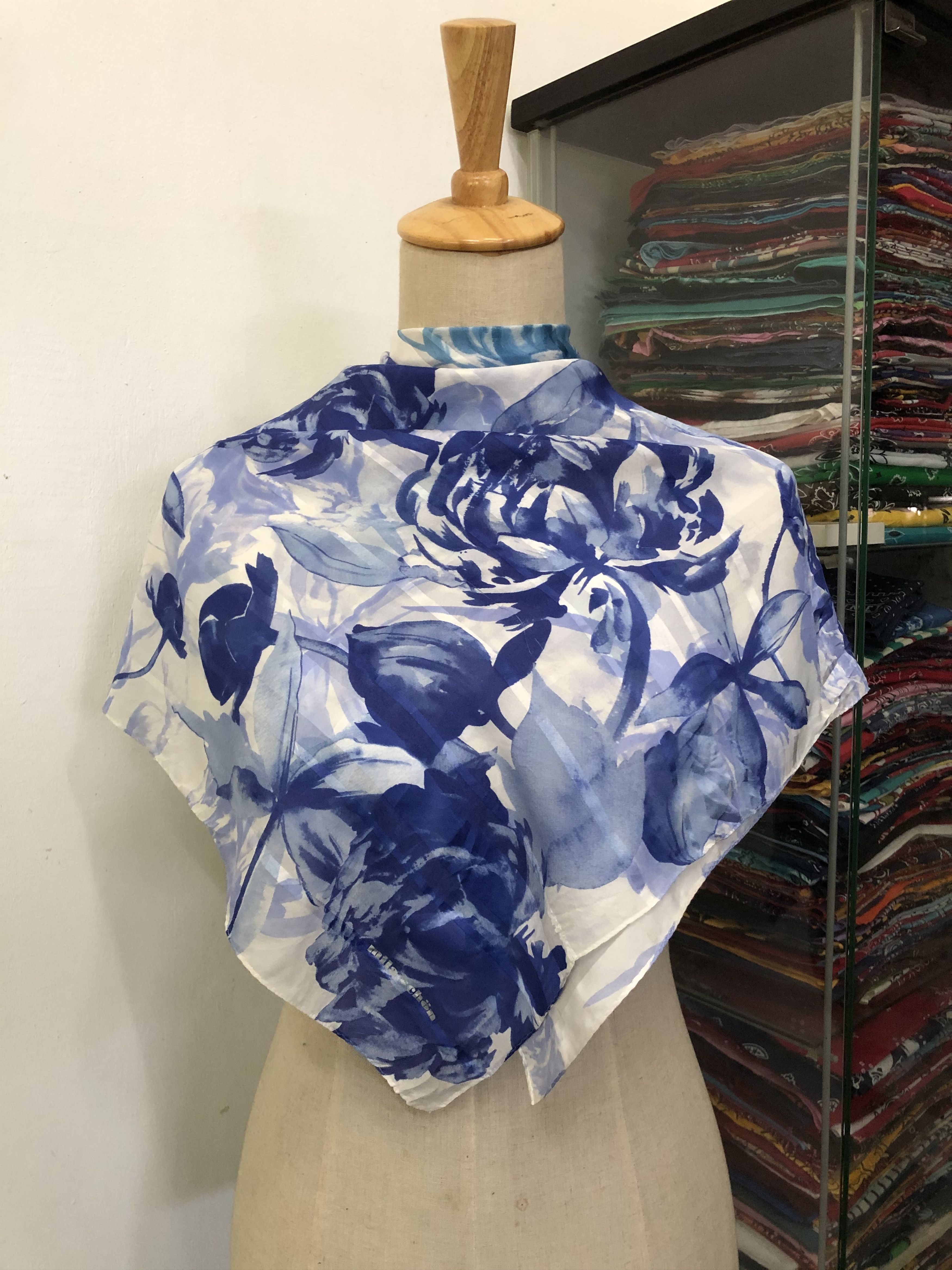 Mila Schon × Vintage Vintage Mila Schon Silk Scarf Size ONE SIZE - 1 Thumbnail