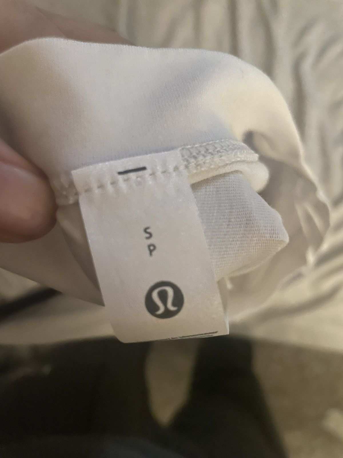 Lululemon White off the shoulder lululemon top Size S / US 4 / IT 40 - 4 Thumbnail