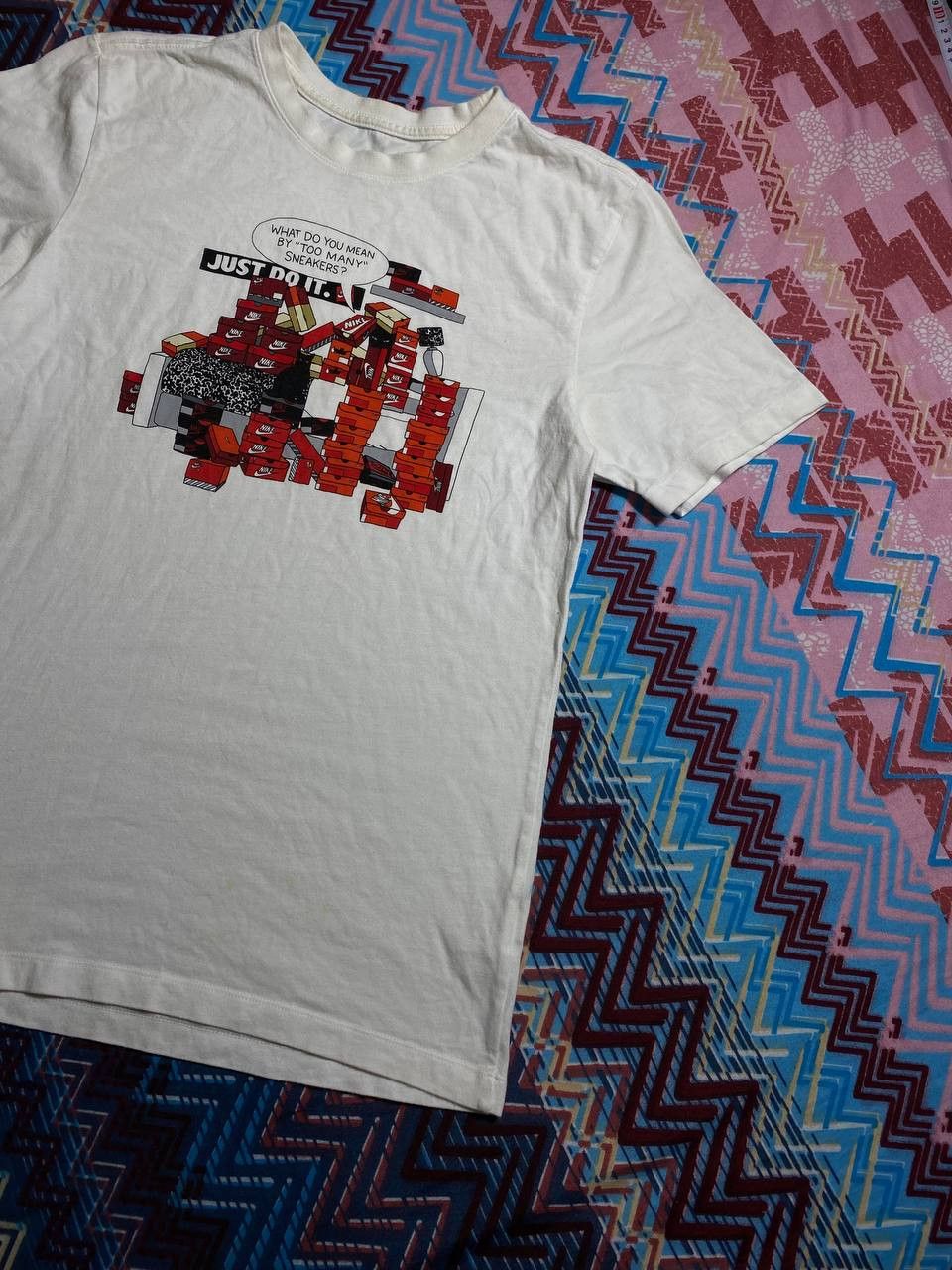 Nike × Vintage Vintage Nike Center print Logo T-Shirt Size US S / EU 44-46 / 1 - 24 Thumbnail