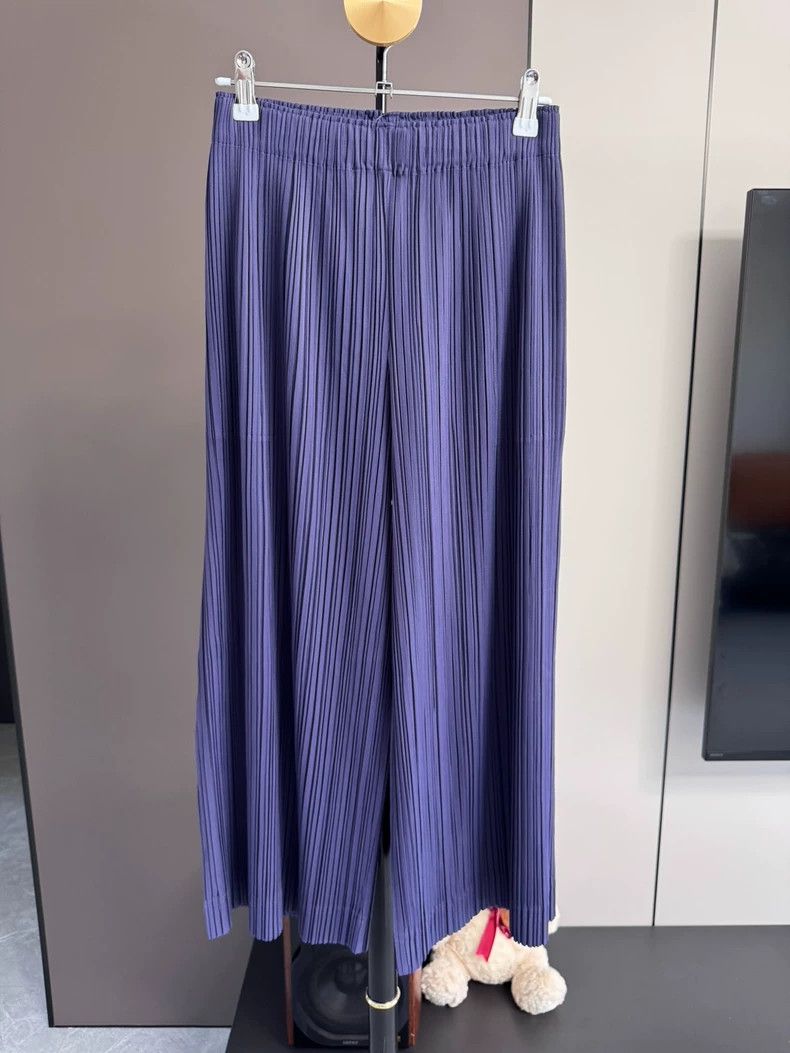 Issey Miyake Issey Miyake size:2 Blue-purple wide-leg pants Size 42" / US 20 - 1 Thumbnail