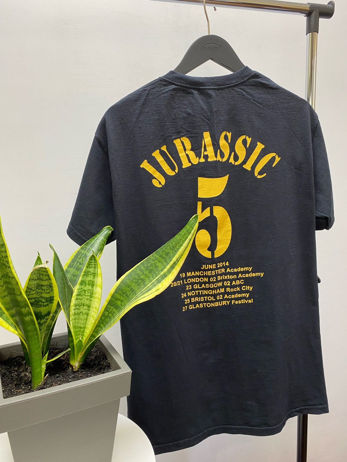 Band Tees × Rap Tees × Vintage Jurassic 5 Late 2014 Box Logo Band Rap T Shirt Size US L / EU 52-54 / 3 - 16 Thumbnail