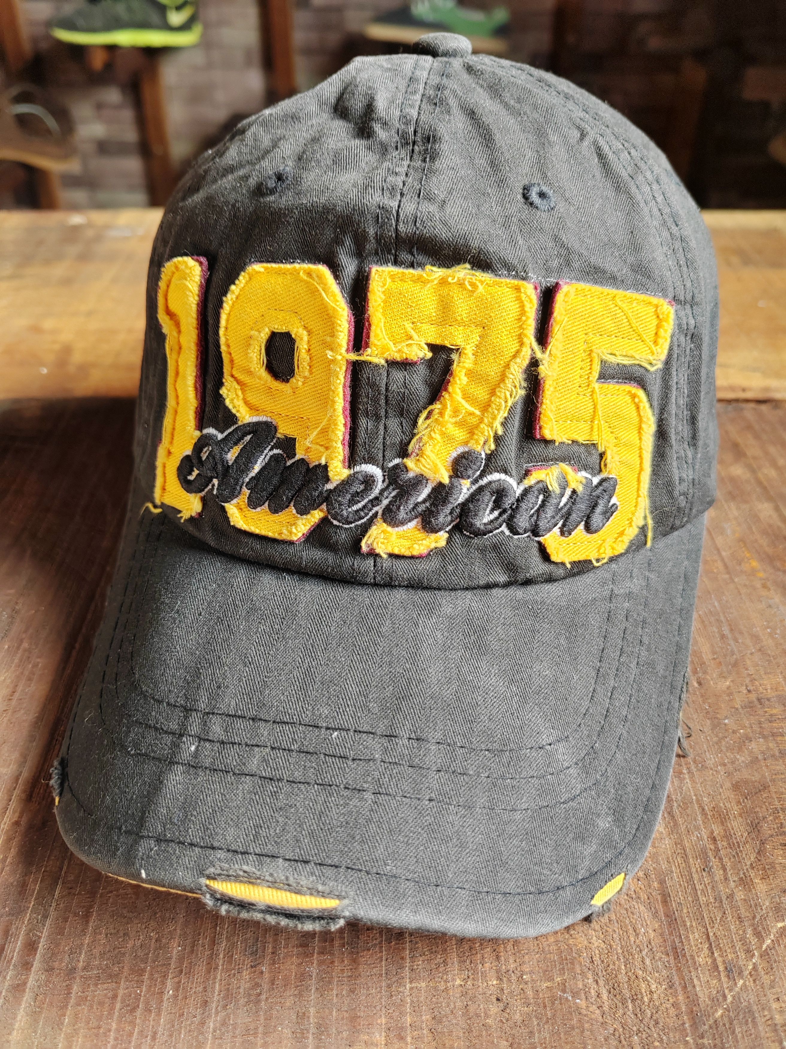 Vintage Vintage 1975 American Distressed Style Cap Hat Size ONE SIZE - 1 Thumbnail