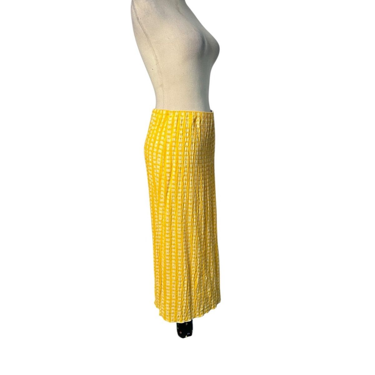 Urban Outfitters Urban Outfitters yellow butterfly midi skirt size Small Size 28" / US 6 / IT 42 - 8 Thumbnail