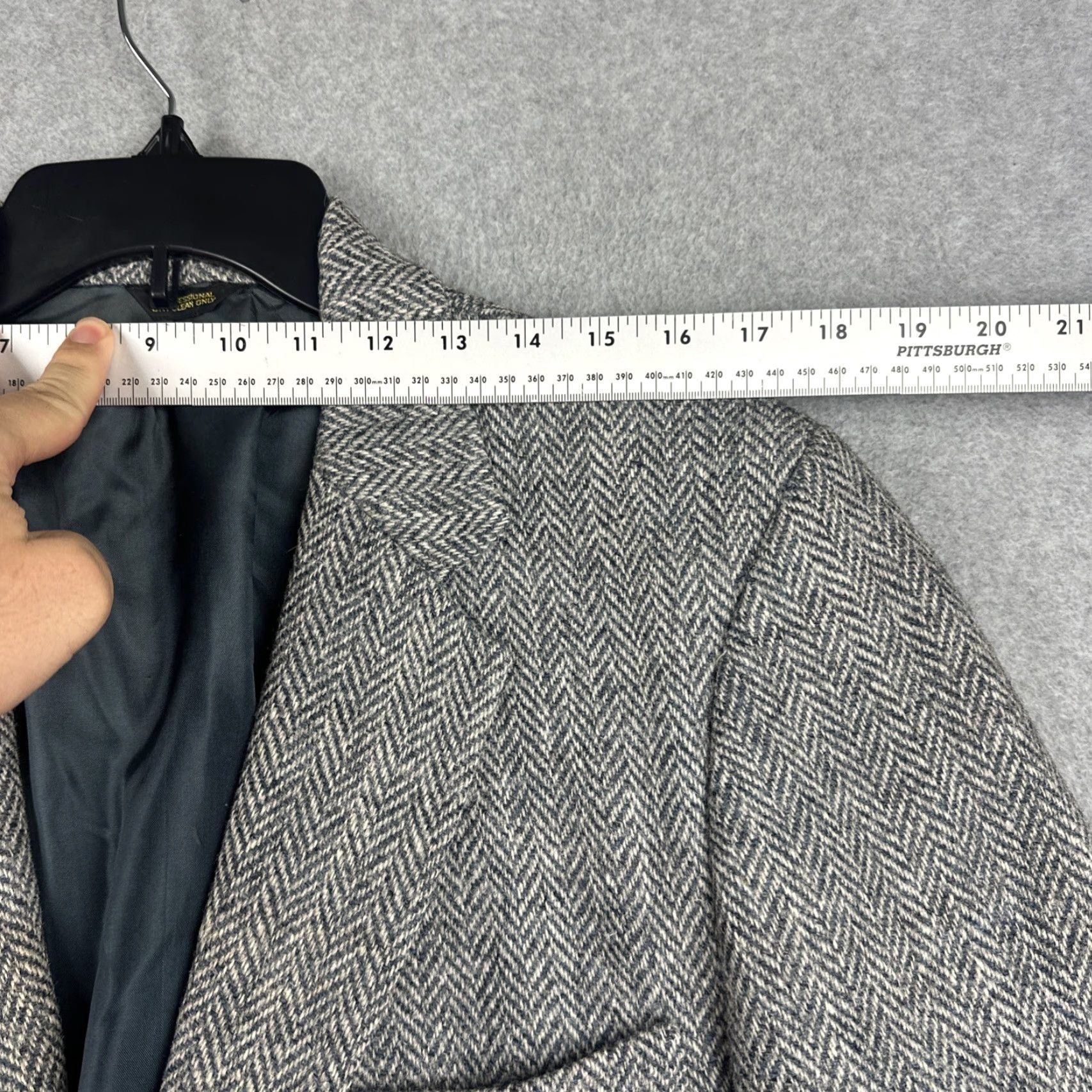 Harris Tweed VTG Harris Tweed Blazer Men 40R Gray Herringbone Wool Coat, Three-Button, Single-Breasted, Notch Lapel, Dry Clean Only, Vintage, 40R Mens Jacket Size 40R - 2 Thumbnail
