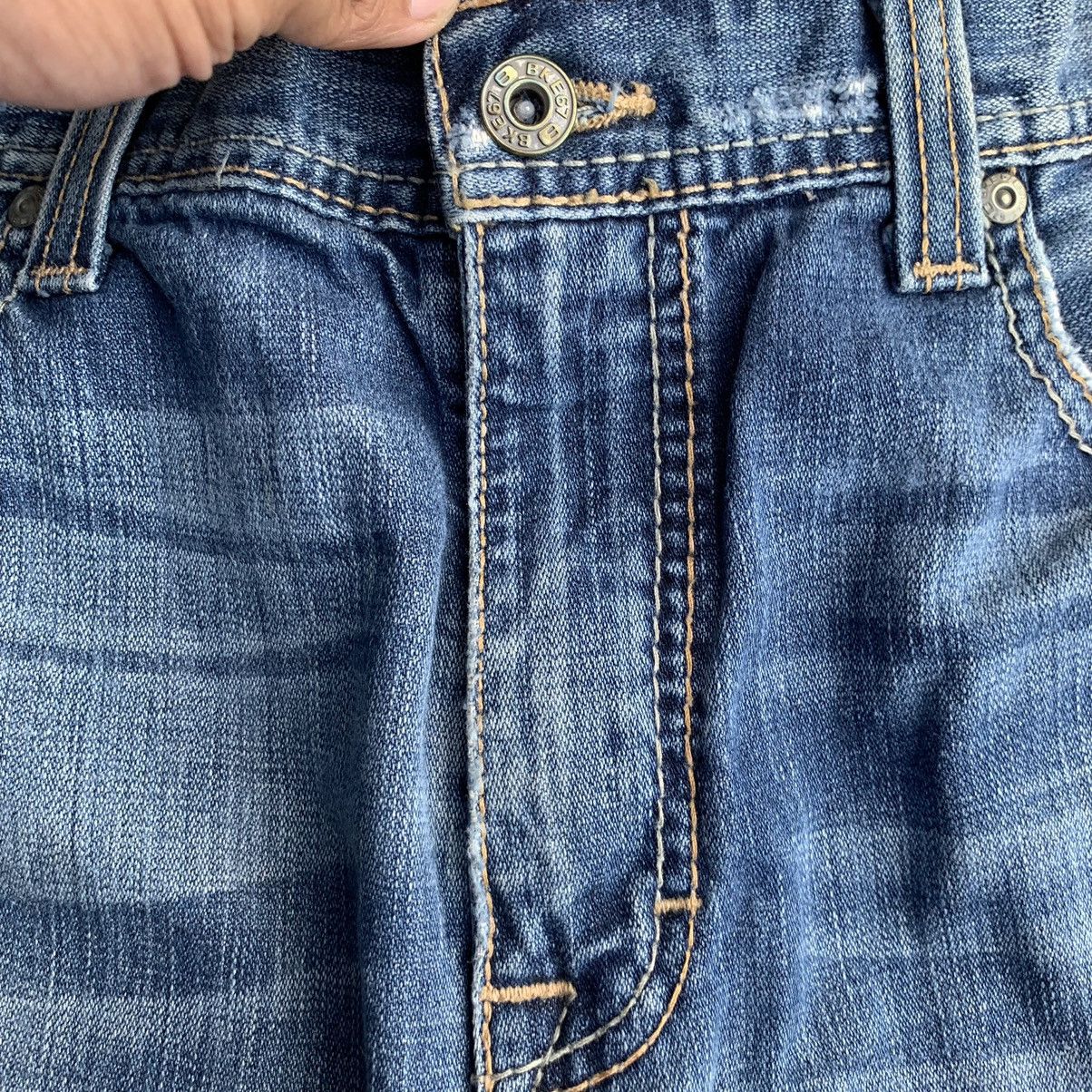 Japanese Brand Vintage BKE Bullet Shot Hole Distressed Denim W34 Size US 34 / EU 50 - 7 Thumbnail