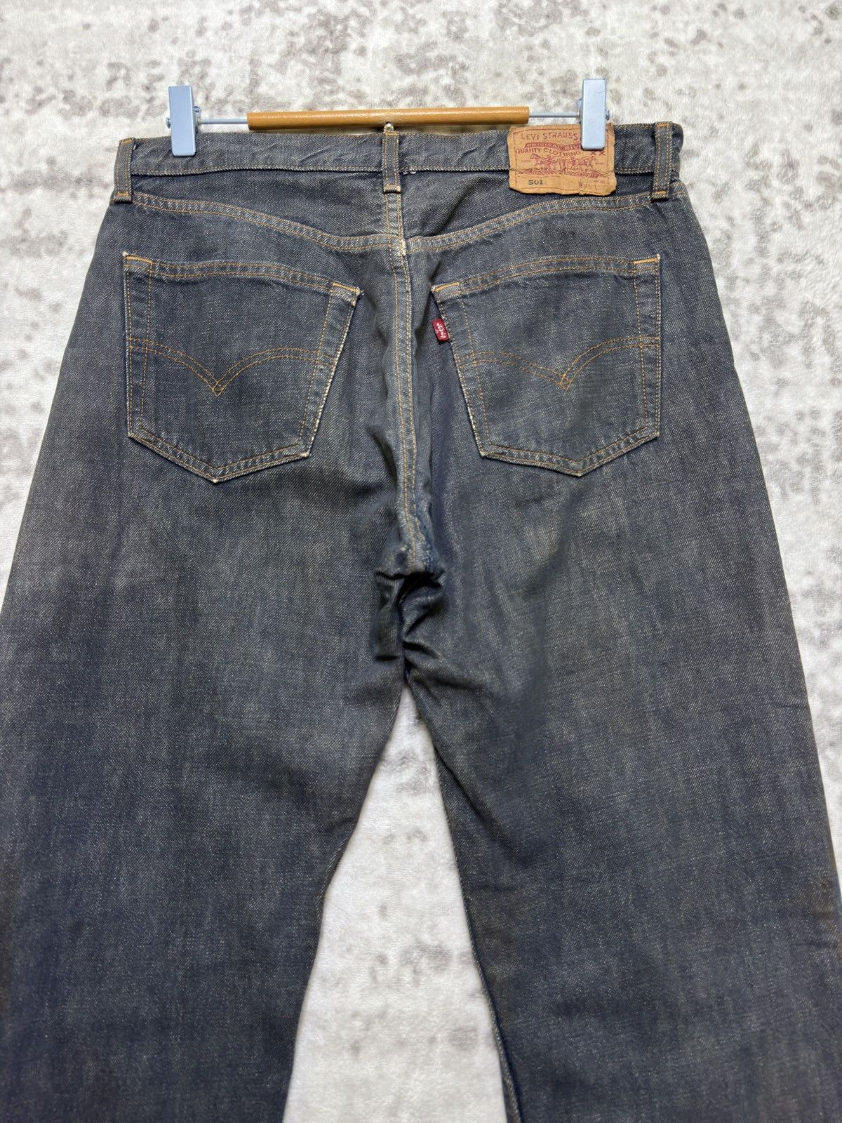 Levi's Vintage Levi's 501 Distressed classic straight-leg cut Size US 31 - 10 Thumbnail