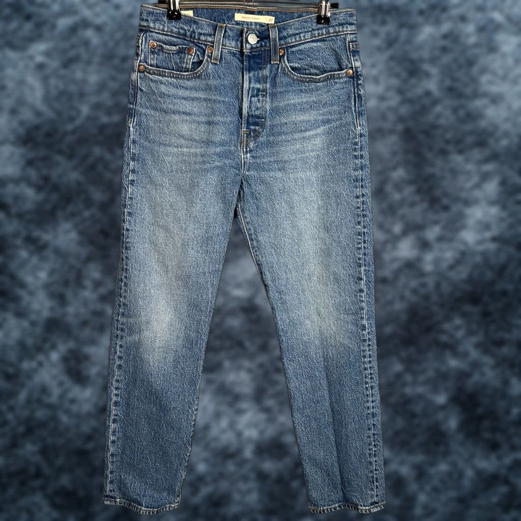 Denime Levis Jeans Womens Wedgie Straight Leg Jeans 27 Button Fly Medium Wash Denim Size 27" / US 4 / IT 40 - 1 Thumbnail