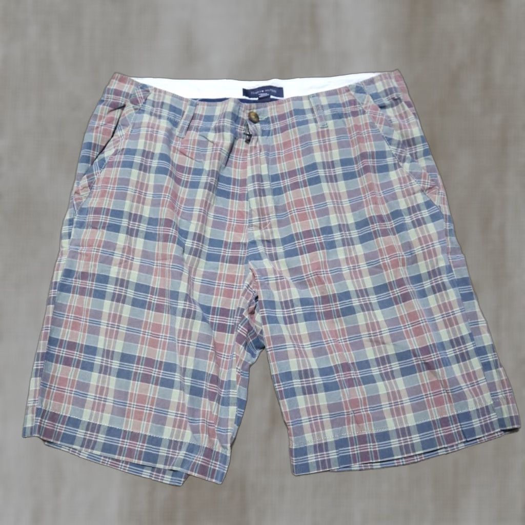 Tommy Hilfiger Tommy Hilfiger Bermuda Shorts Plaid Casual Men Size 34 Multicolor Pocket Zipper Logo Front Flat Front Regular Inseam 10 Charm Size US 34 / EU 50 - 1 Thumbnail