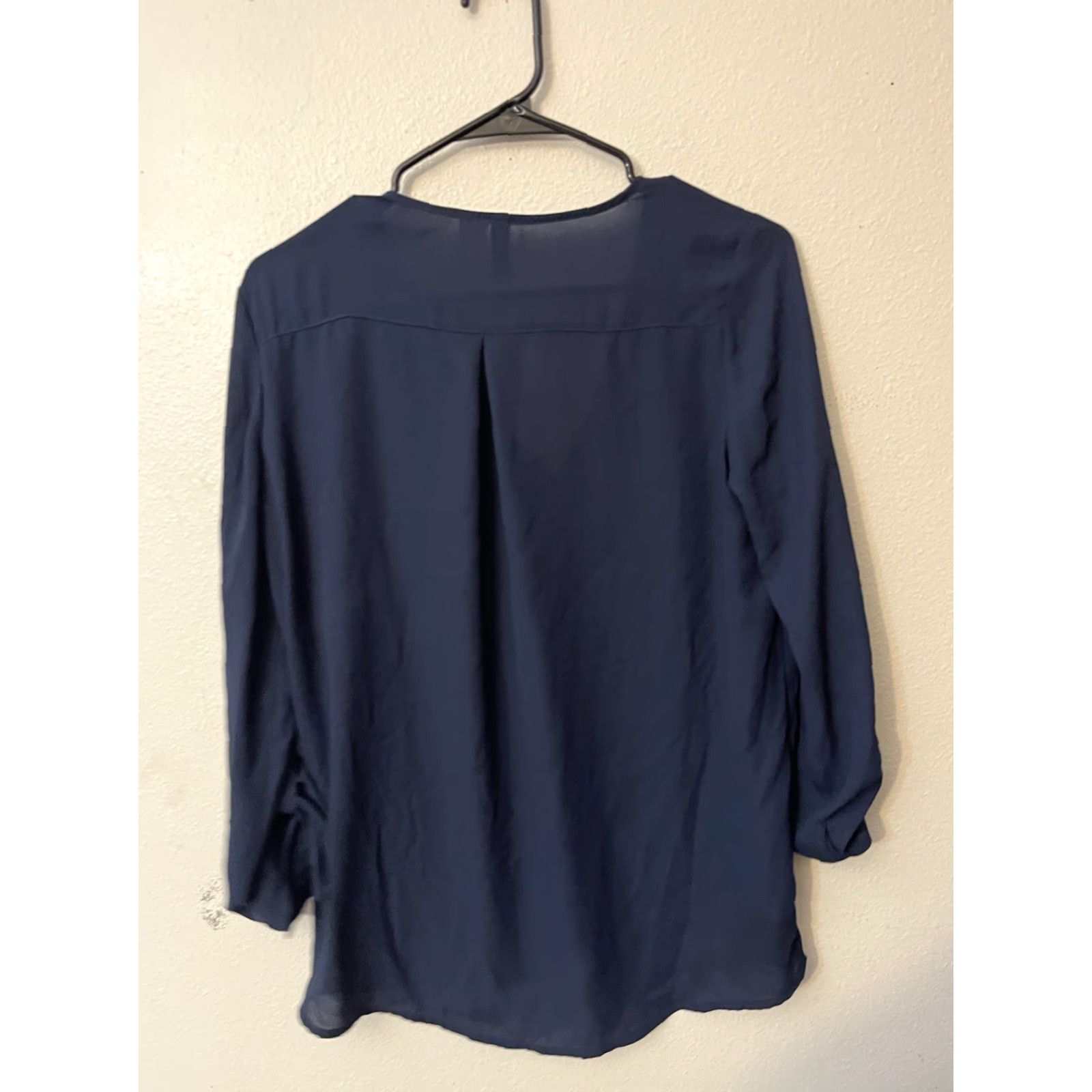 H&M VINTAGE H&M Divided Navy Blue Button-Down Shirt Womens Size 6 Casual Solid Size M / US 6-8 / IT 42-44 - 2 Thumbnail