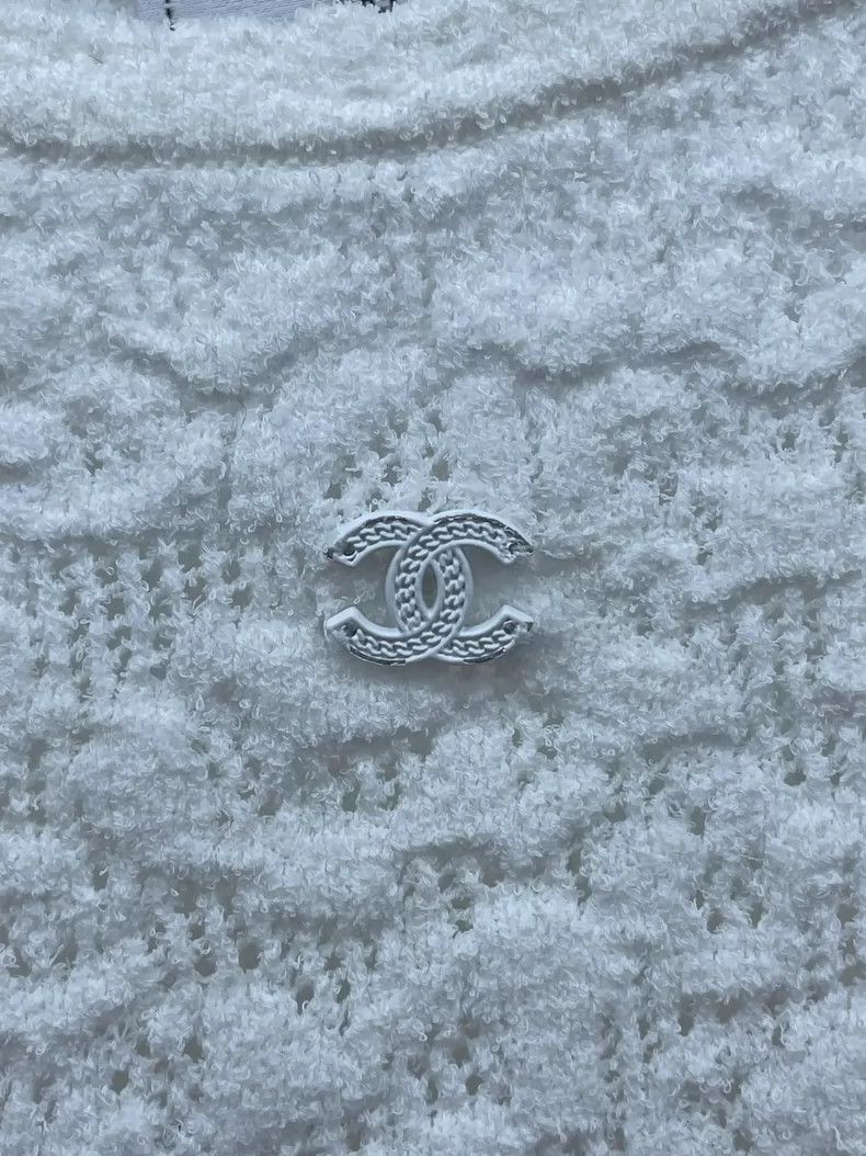 Chanel Chanel 22P embossed perspective short sleeves 2504-Nextarro Size XS / US 0-2 / IT 36-38 - 3 Thumbnail