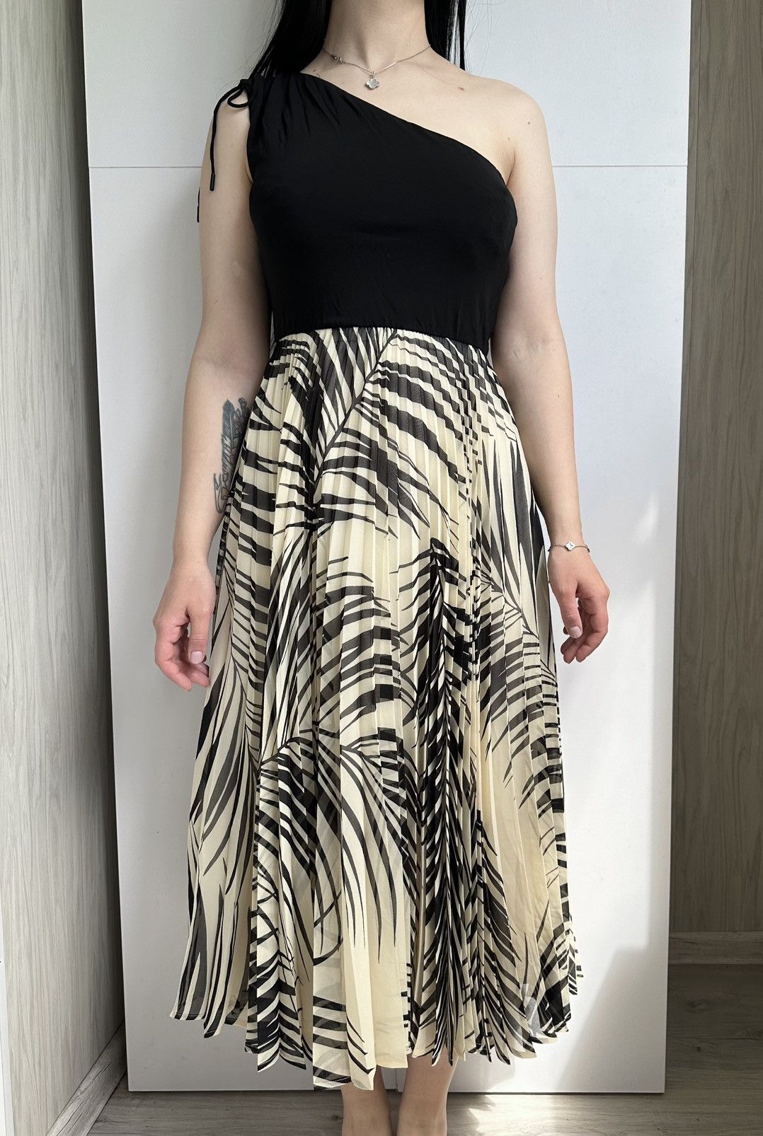 Max Mara Max Mara Studio One-Shoulder Pleated Palm Print Midi Dress Size M / US 6-8 / IT 42-44 - 2 Thumbnail