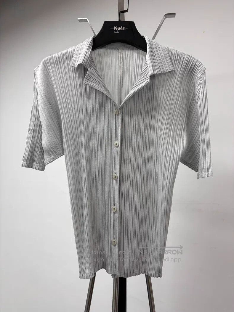 Issey Miyake Issey Miyake Silver Gray Pleated Short Sleeve Size L / US 10 / IT 46 - 1 Thumbnail