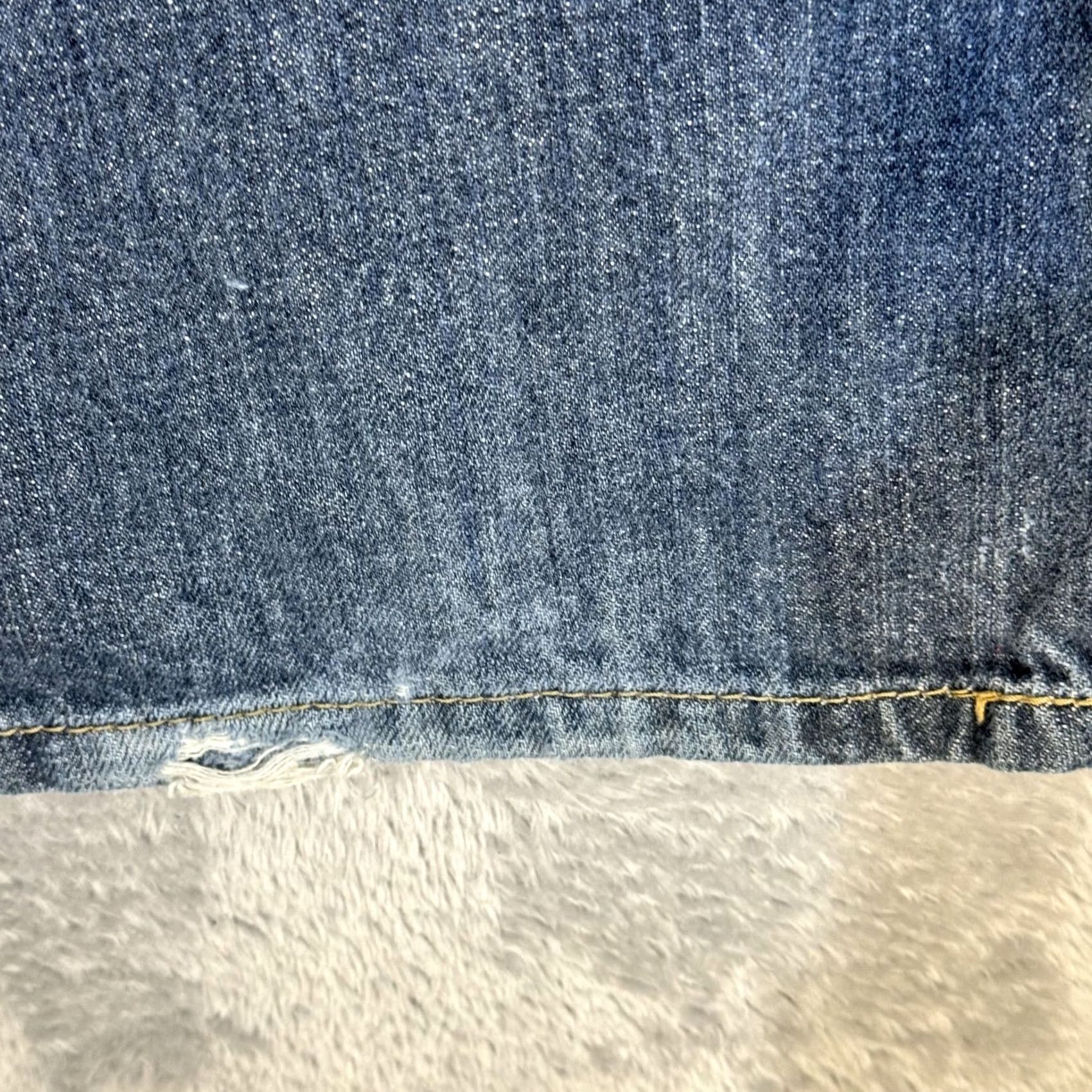 Levi's Levi's 505 Jeans Mens 34x32 Blue Straight Regular Denim Medium Wash Worn Hem Vintage No Size US 34 / EU 50 - 3 Thumbnail
