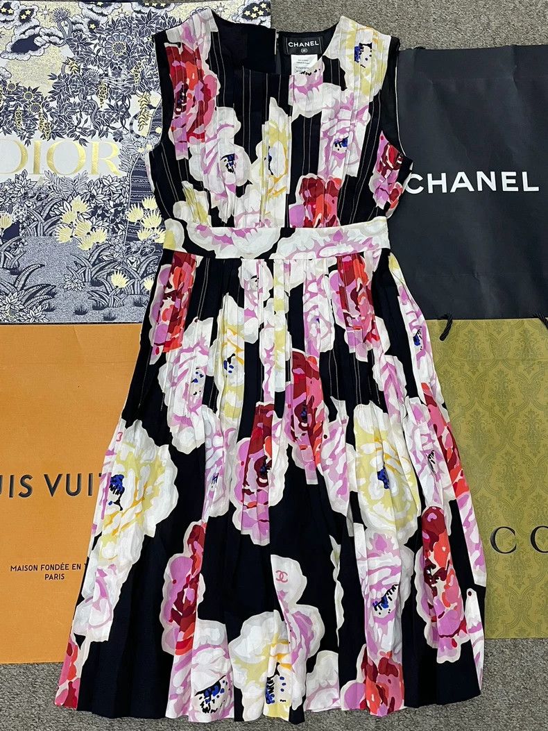 Chanel Chanel Camellia Silk Sleeveless Dress Size US M / EU 48-50 / 2 - 1 Thumbnail