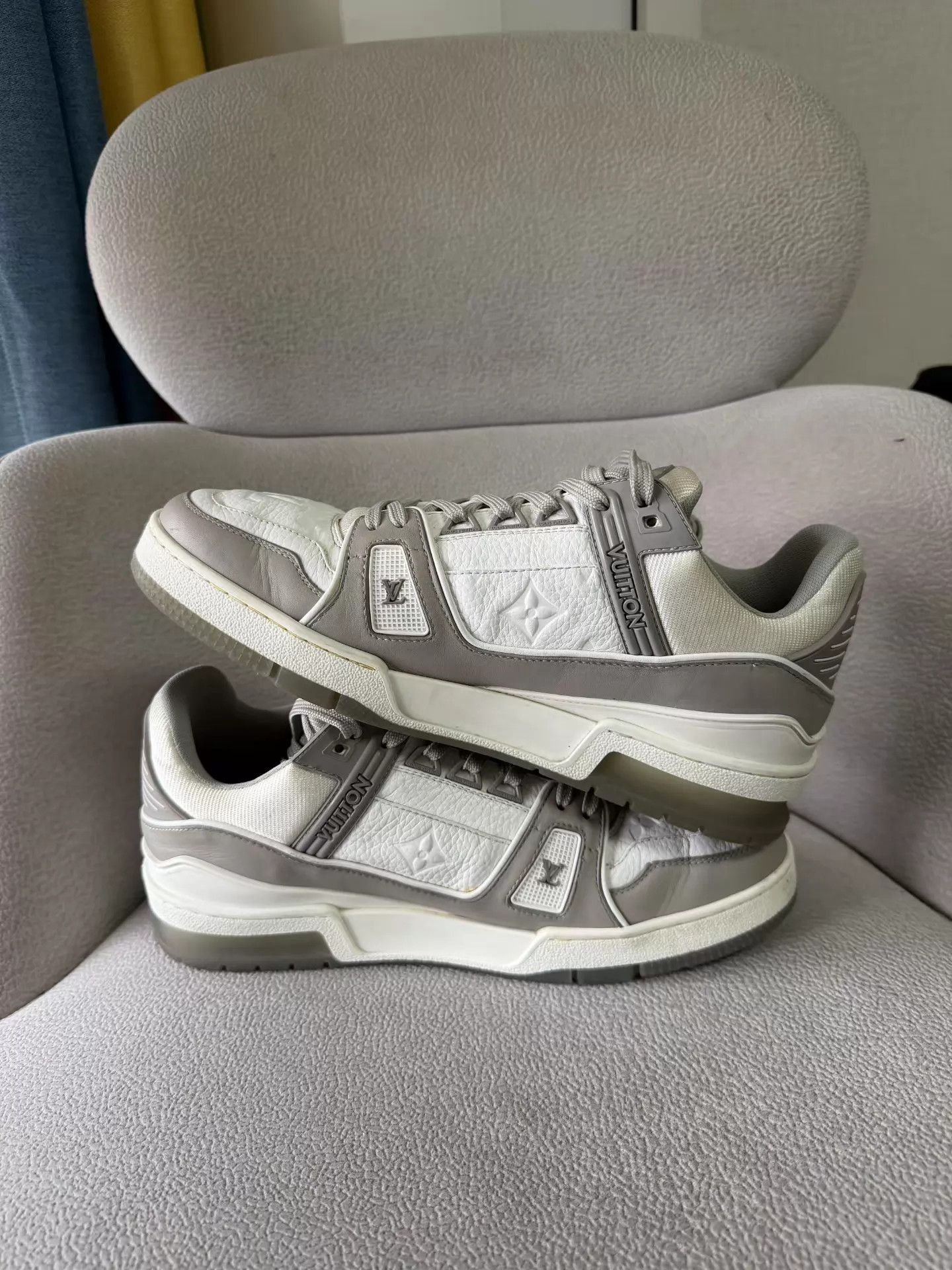 Louis Vuitton Louis Vuitton Trainer White/gray UK6/40 98 New Size US 7 / EU 40 - 4 Thumbnail