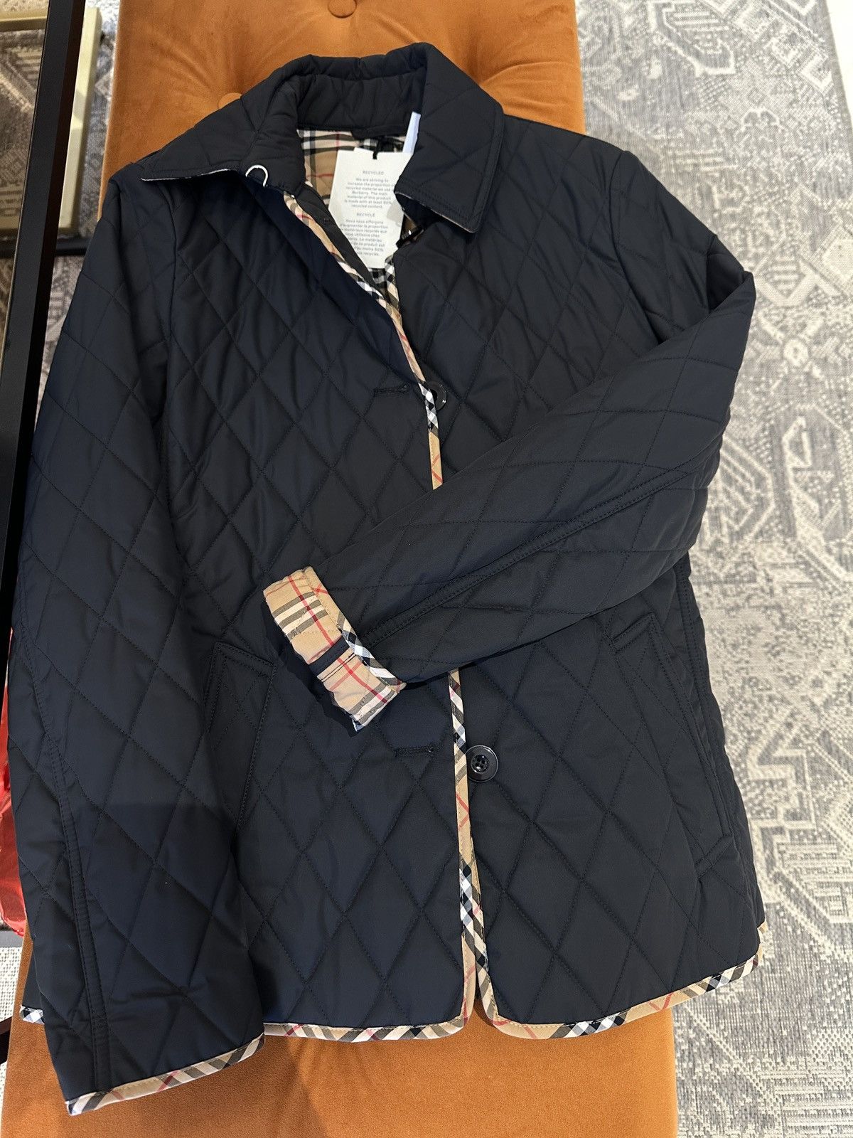 Burberry Burberry Quilted Nylon Barn Jacket Size S / US 4 / IT 40 - 1 Thumbnail