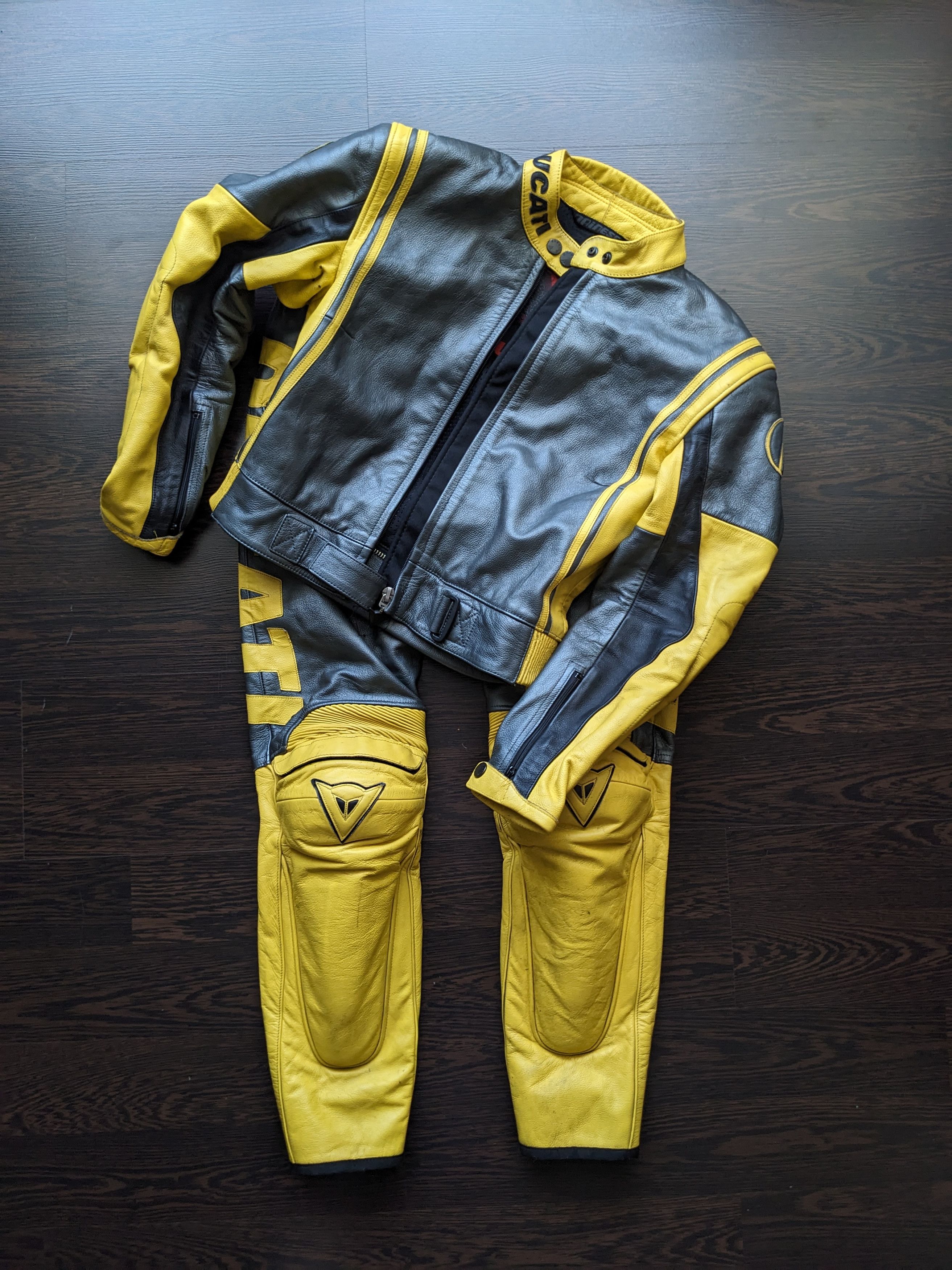 Dainese × Vintage Dainese Ducati Stripe 2 piece Suit Leather Moto Vintage 46 Size S / US 4 / IT 40 - 2 Thumbnail