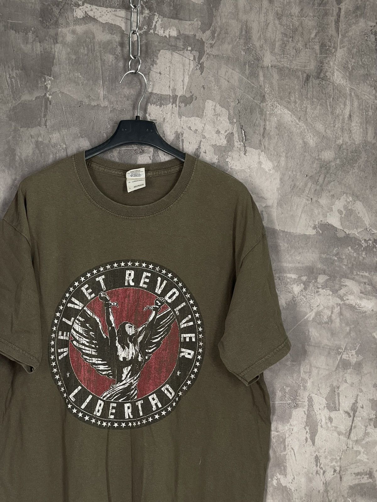 Band Tees × Vintage Velvet Revolver 00s Hype Rock Metal Tour Vintage Tee Size US L / EU 52-54 / 3 - 4 Thumbnail