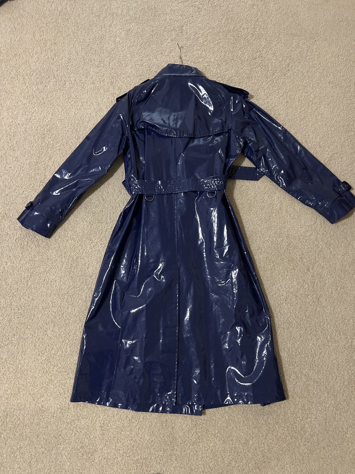 Burberry Brand new Burberry rain trench coat Size M / US 6-8 / IT 42-44 - 2 Thumbnail