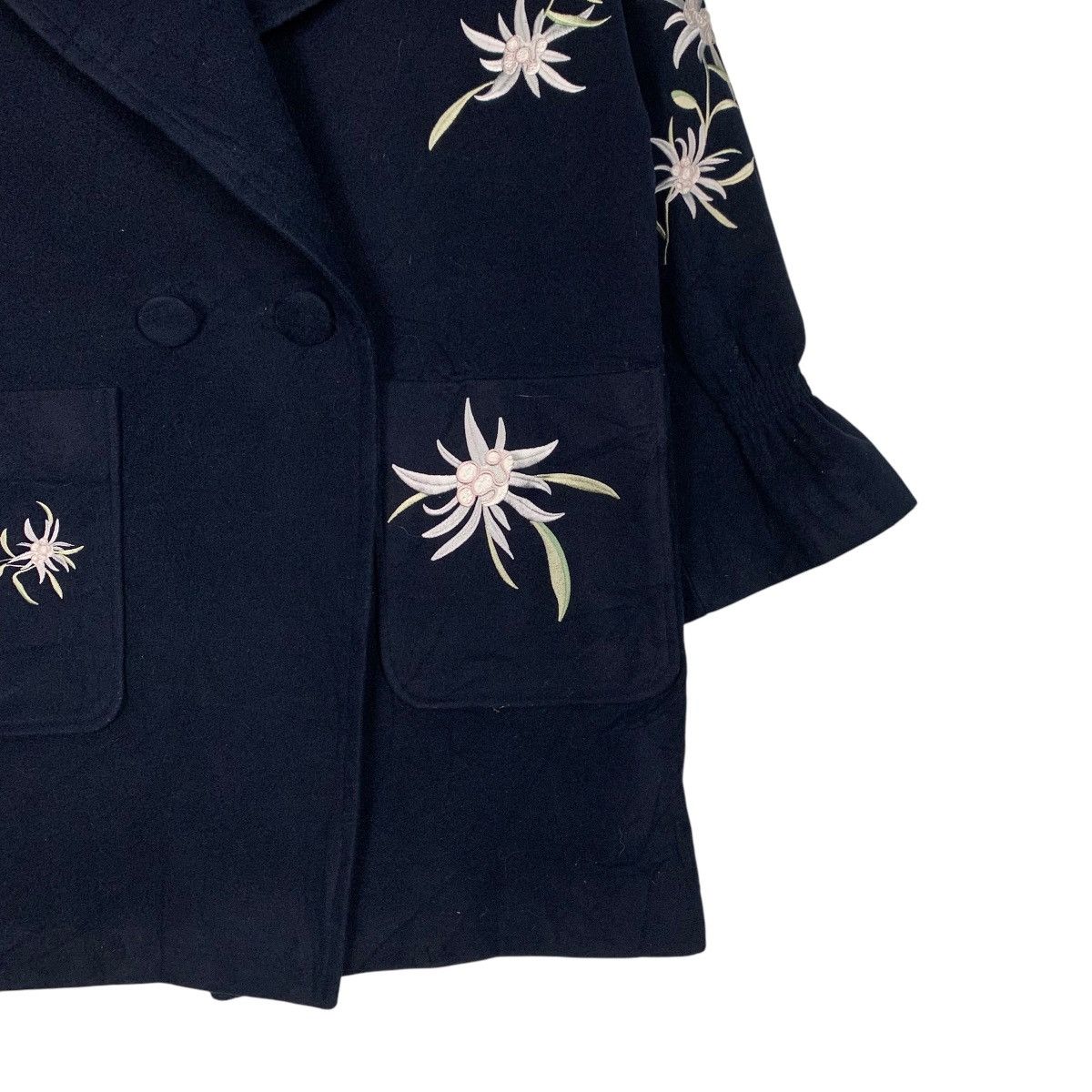 Japanese Brand CECIL McBEE Embroidery Flowers Double Breast Coat #2328-C104 Size M / US 6-8 / IT 42-44 - 4 Thumbnail