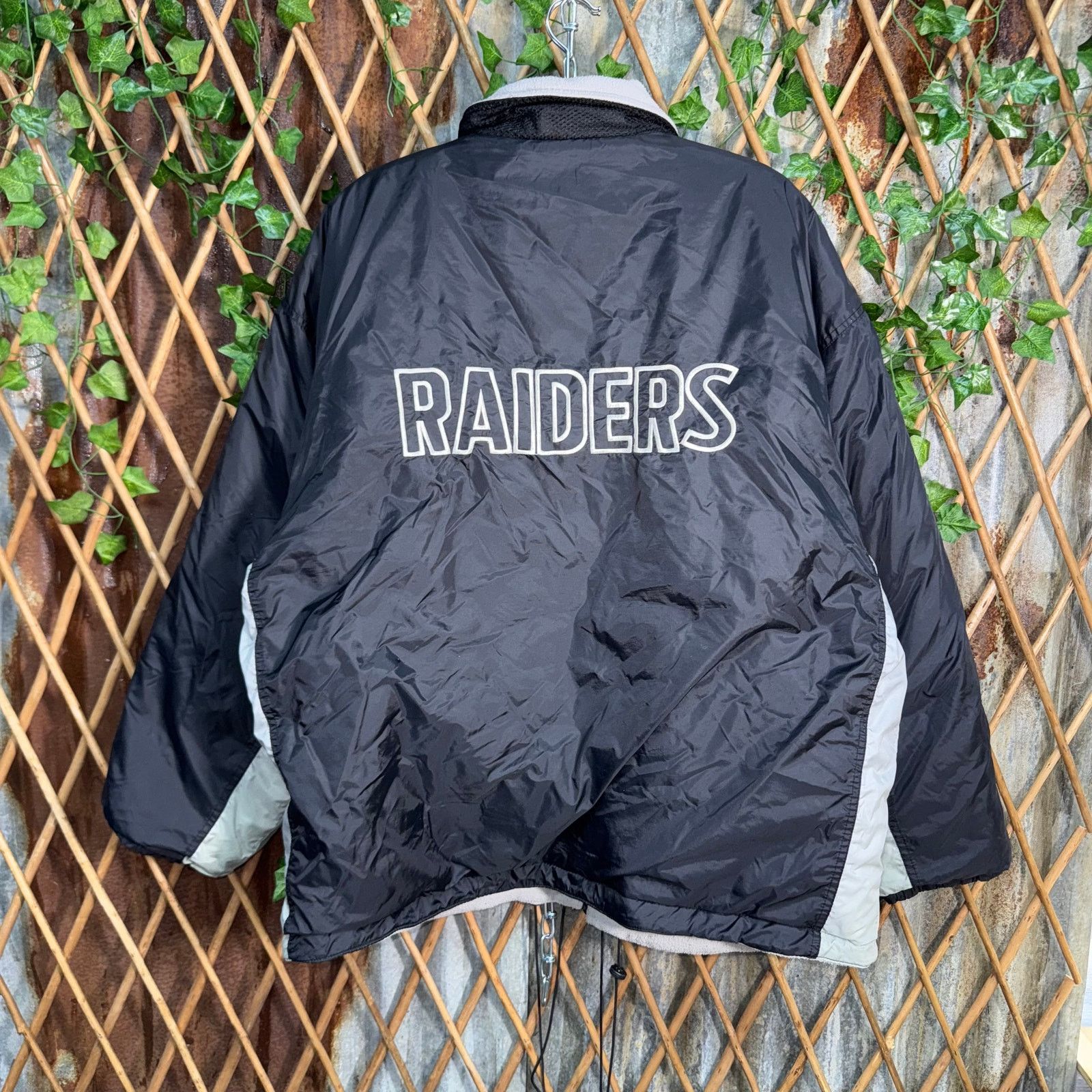 NFL Vintage Y2K Oakland Raiders reversible zip up puffer jacket Size US XL / EU 56 / 4 - 2 Thumbnail