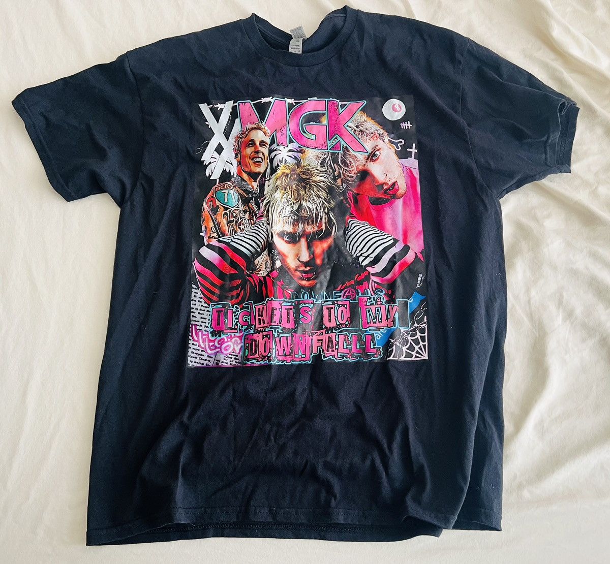 Band Tees MGK machine gun Kelly rap band tee Size US XL / EU 56 / 4 - 1 Thumbnail