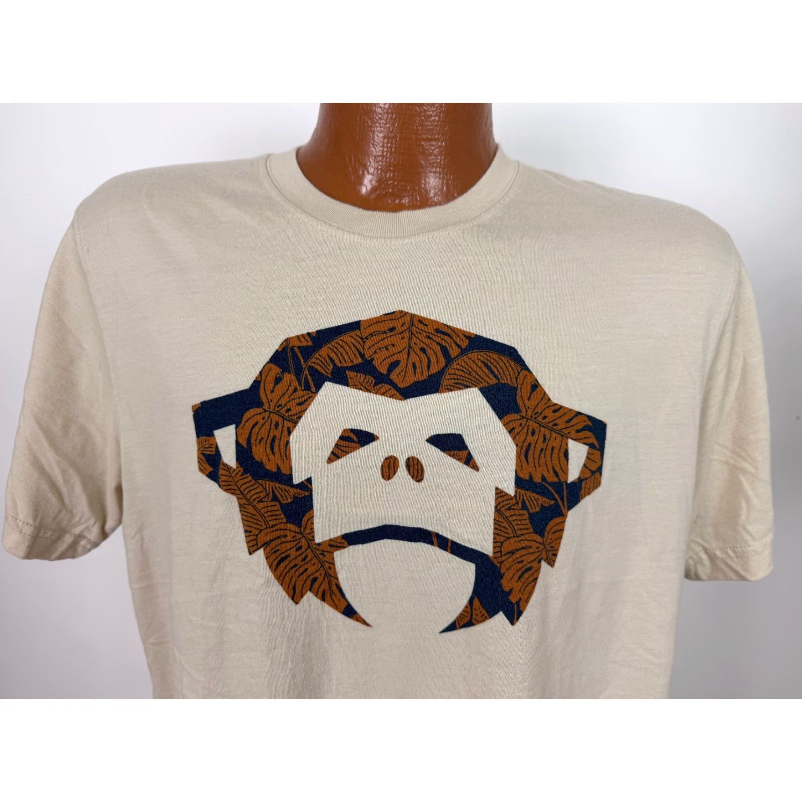 Howler Brothers Howler Bros Shirt Men Medium Tropical Hawaiian Monkey Outdoors Lightweight Beige T-Shirt Mens Medium Tropical Monkey Outdoors Lightweight Beige Size US M / EU 48-50 / 2 - 2 Thumbnail