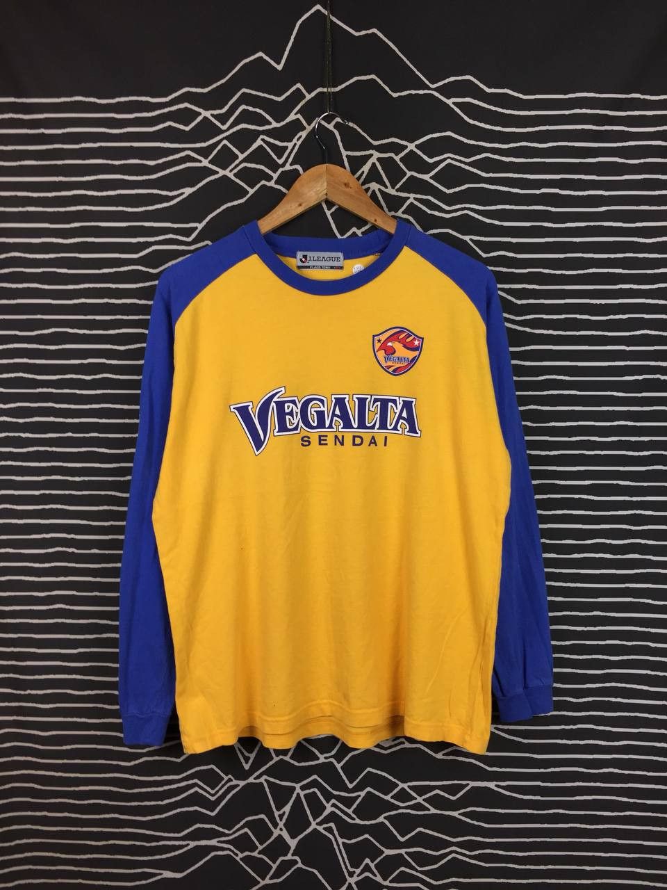 Japanese Brand Vtg Flags Town J.League Vegalta Sendai Raglan Tee Size US M / EU 48-50 / 2 - 2 Thumbnail