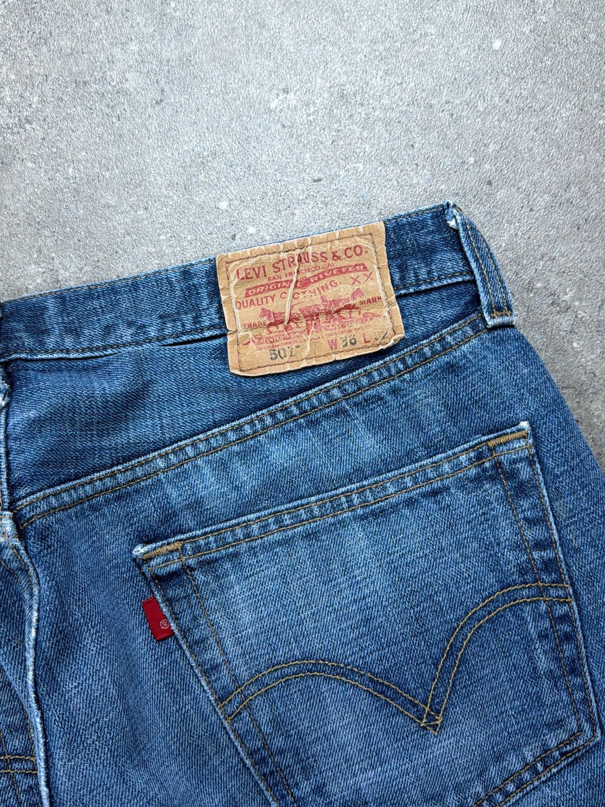 Levi's Vintage Levi’s 501 Early 00s Distressed Size US 36 / EU 52 - 4 Thumbnail