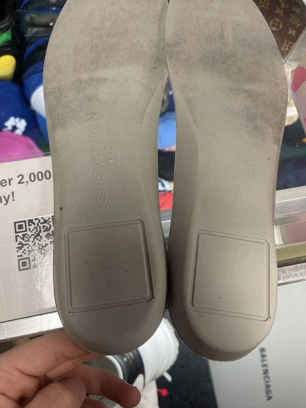 Louis Vuitton Size 10US/9LV - Louis Vuitton Run Away Sneaker White/Blue Size US 10 / EU 43 - 15 Thumbnail