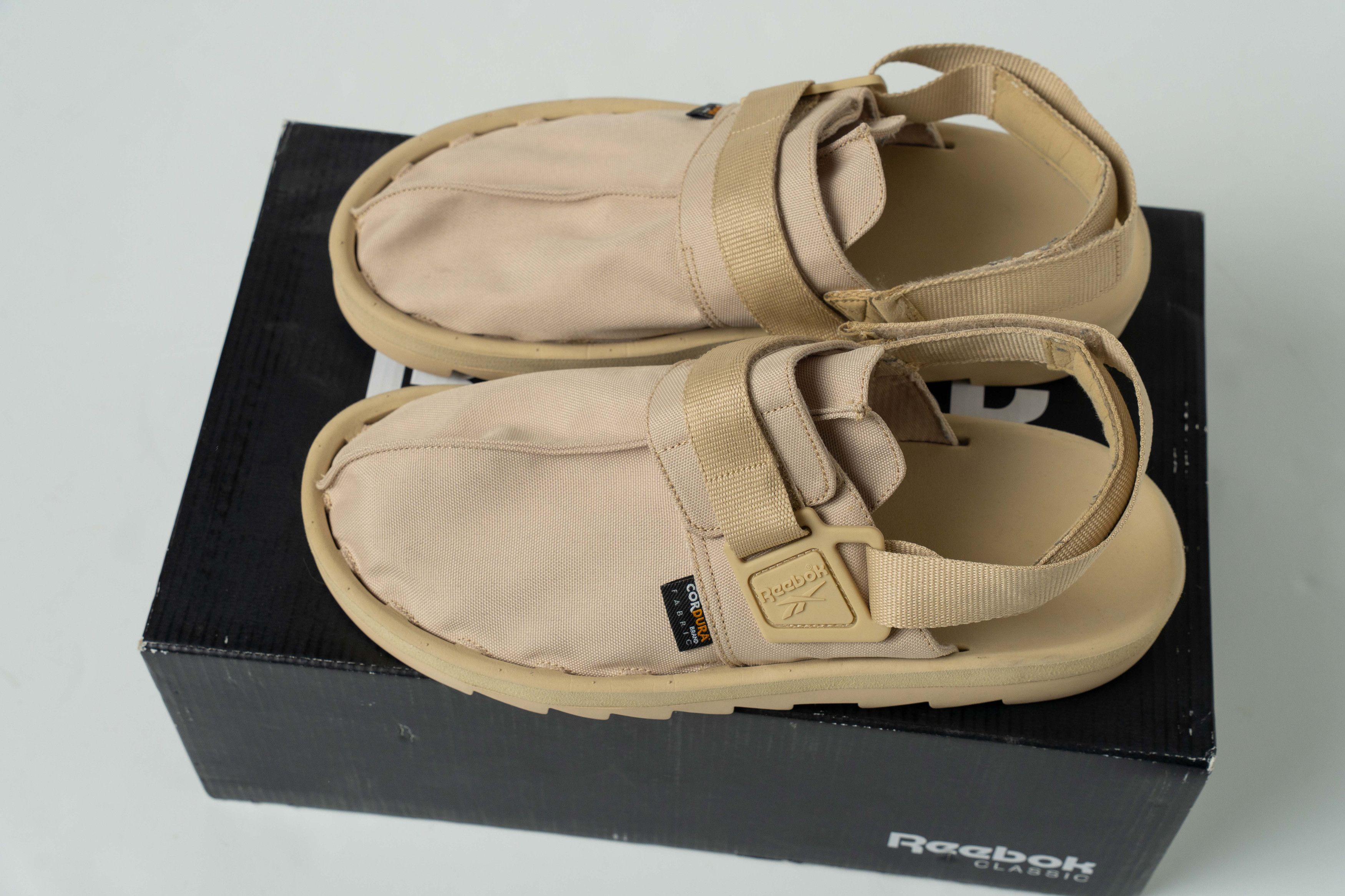 Reebok Reebok Beatnik men size 12 Beige Mules Codura mint condition Size US 12 / EU 45 - 2 Thumbnail