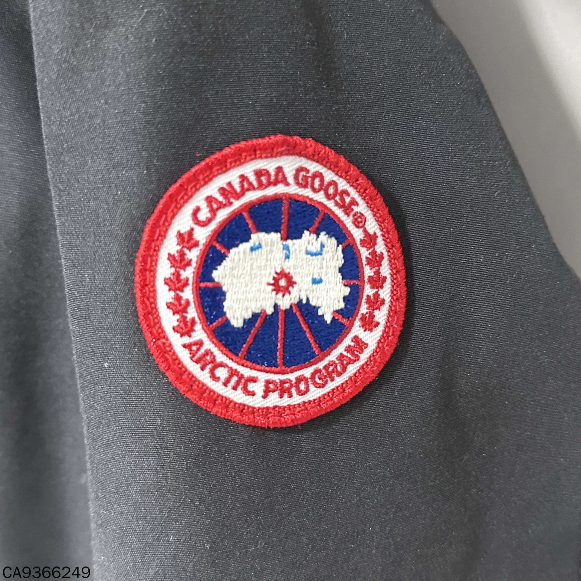 Canada Goose Canada Goose black mid-length fur trim down parka XS Size XS / US 0-2 / IT 36-38 - 6 Thumbnail