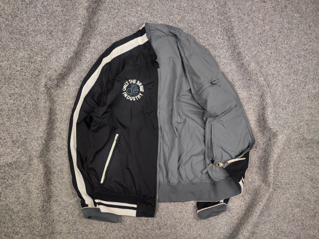 Diesel Vintage Y2K Diesel industry Logo Reversible Bomber Jacket Size US L / EU 52-54 / 3 - 1 Thumbnail
