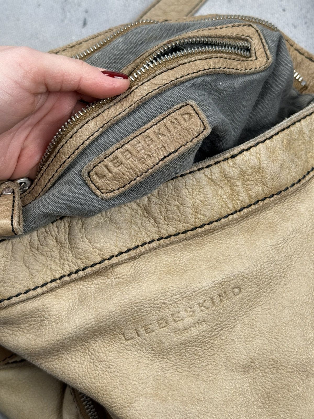 LIEBESKIND BERLIN Liebeskind Berlin Tan Leather Slouchy Crossbody Shoulder Bag Size ONE SIZE - 13 Thumbnail
