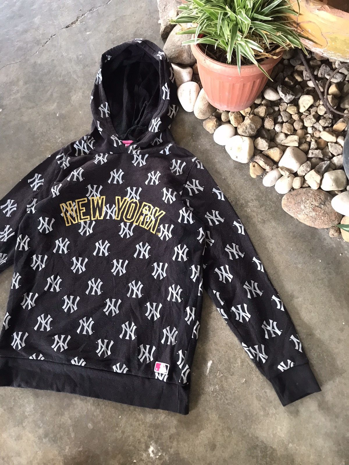 MLB × Vintage MLB New York Fullprint Hoodie for Women 🔥 Size L / US 10 / IT 46 - 3 Thumbnail
