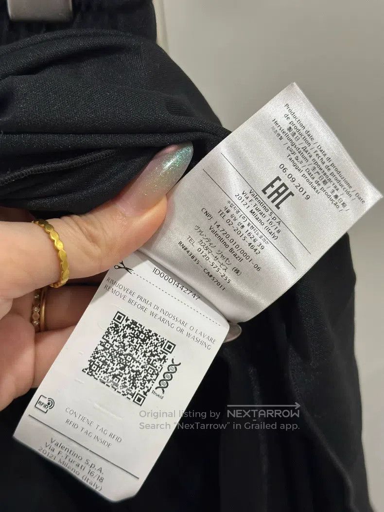 Valentino Valentino The long skirt is black Size S / US 4 / IT 40 - 5 Thumbnail