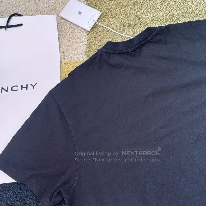 Givenchy Givenchy Letter Short Sleeve Size US XS / EU 42 / 0 - 6 Thumbnail