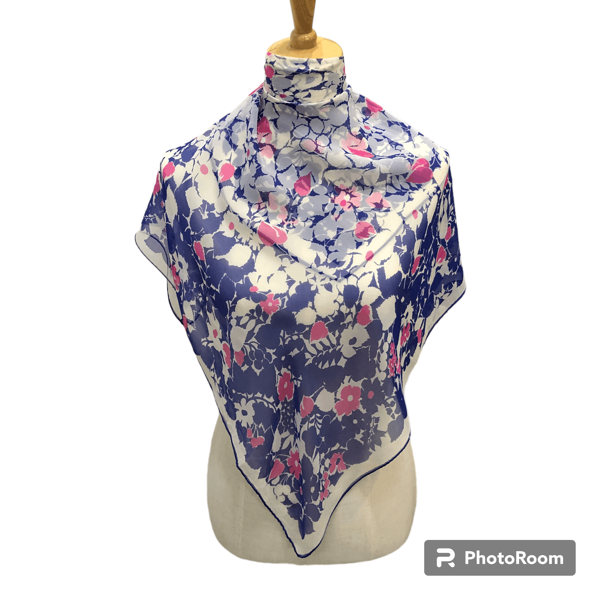 Vintage Vintage Luxury Floral Hand Rolled Silk Scarf M1295 Size ONE SIZE - 1 Thumbnail