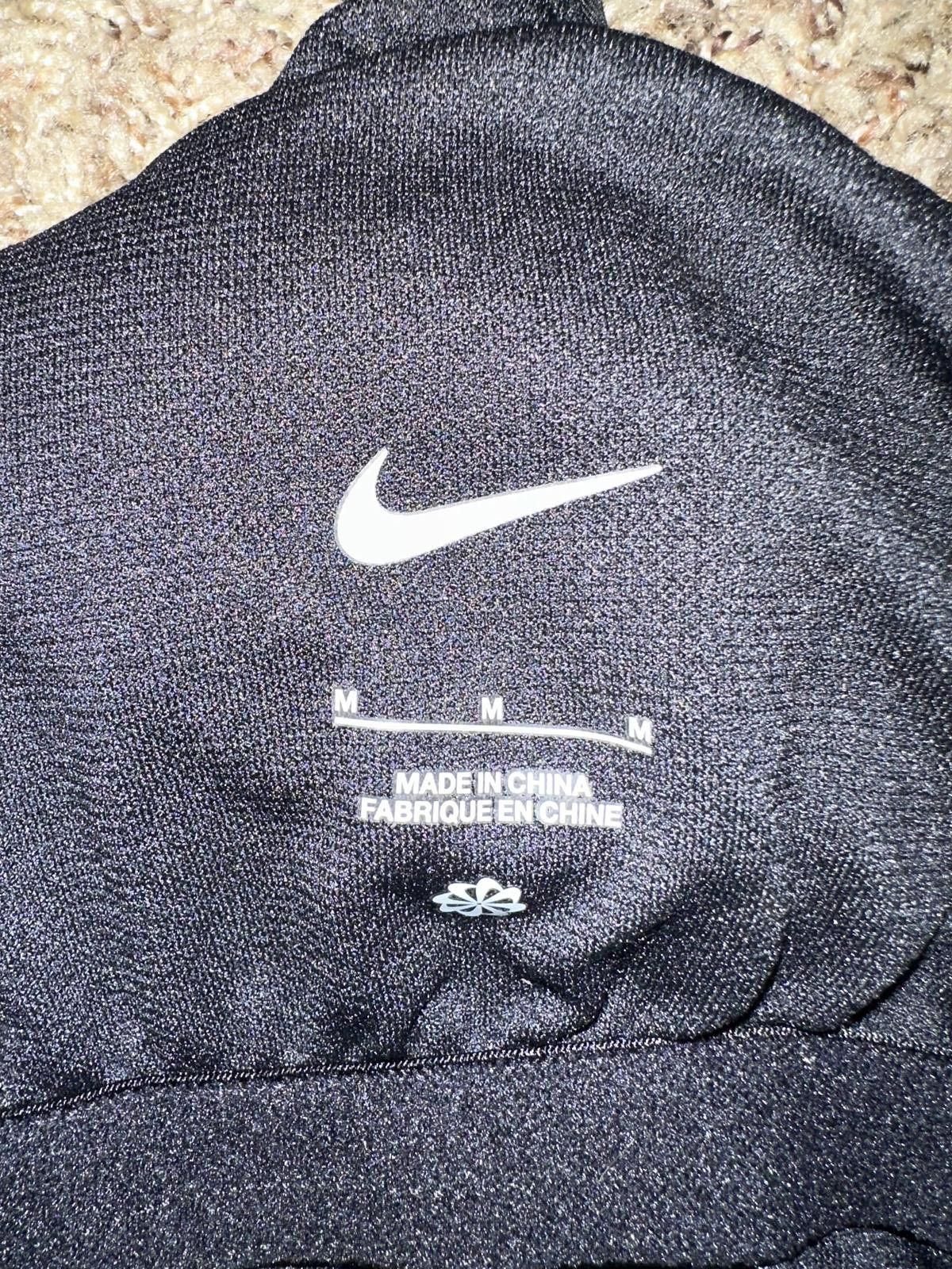 Nike Women's Essential Solid U Back One Piece Swimsuit Size ONE SIZE - 4 Thumbnail