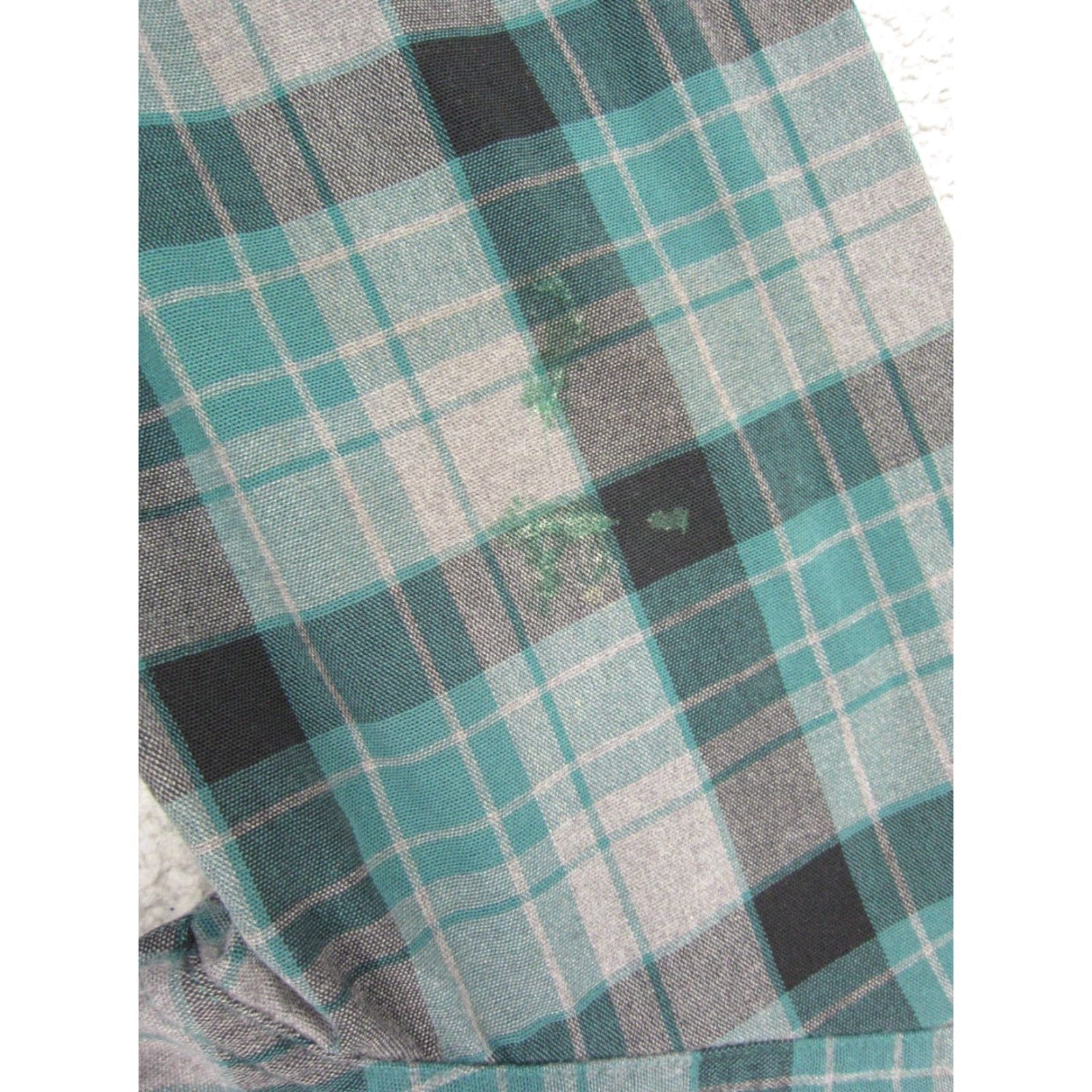 Vintage VINTAGE L.L.Bean Shirt Mens LT Green Plaid 90s Cotton Flannel Button-Up Long Sleeve With Pockets Distressed Chamois Size US L / EU 52-54 / 3 - 7 Thumbnail