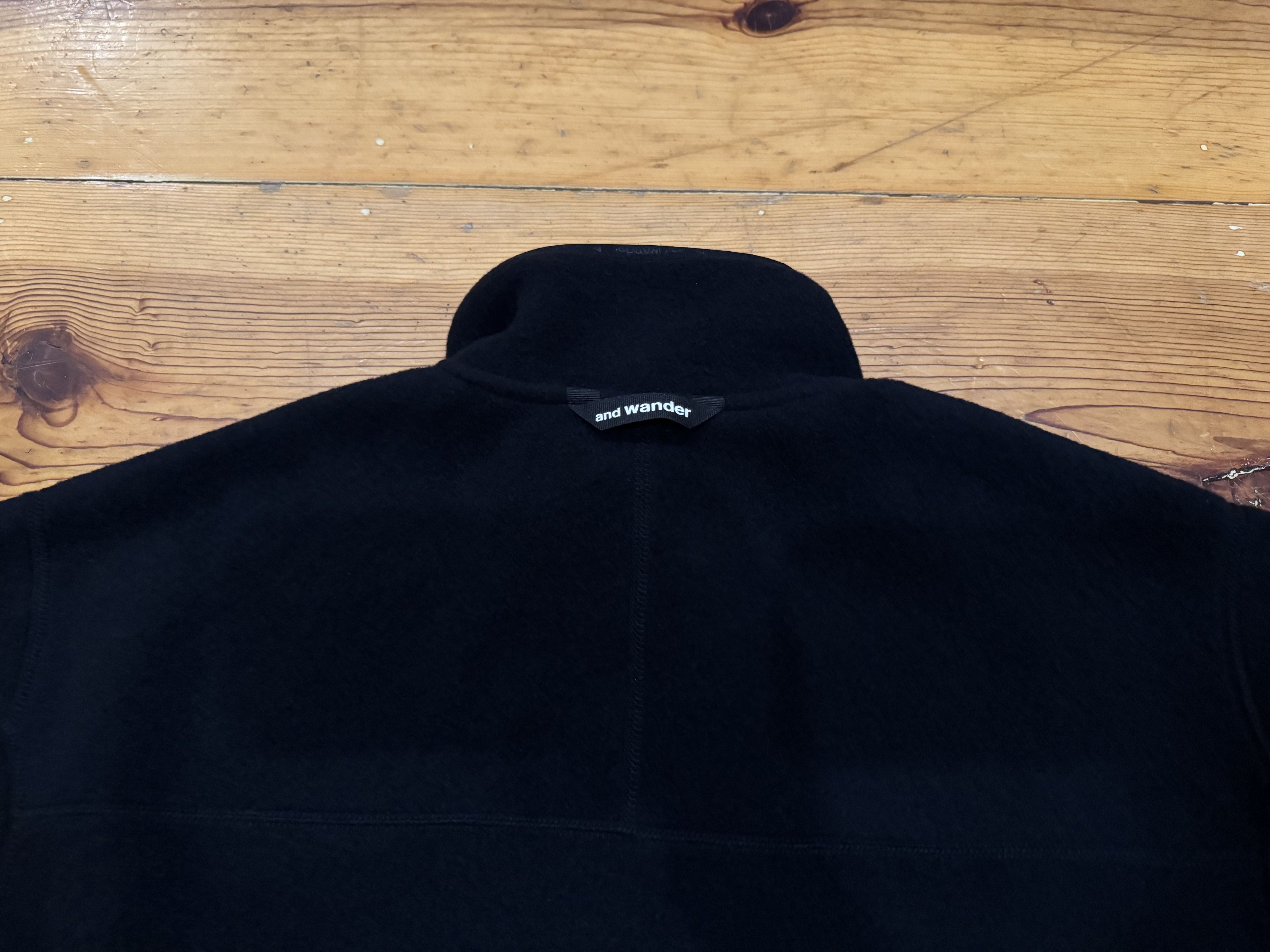 And Wander And Wander Woold Fleece Pulover Black sz. L Size US L / EU 52-54 / 3 - 10 Thumbnail