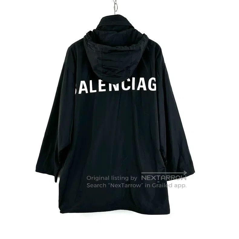 Balenciaga Balenciaga Back Letter Printed Logo Hooded Windbreaker Jac Size XXS / US 00 / IT 34 - 2 Thumbnail