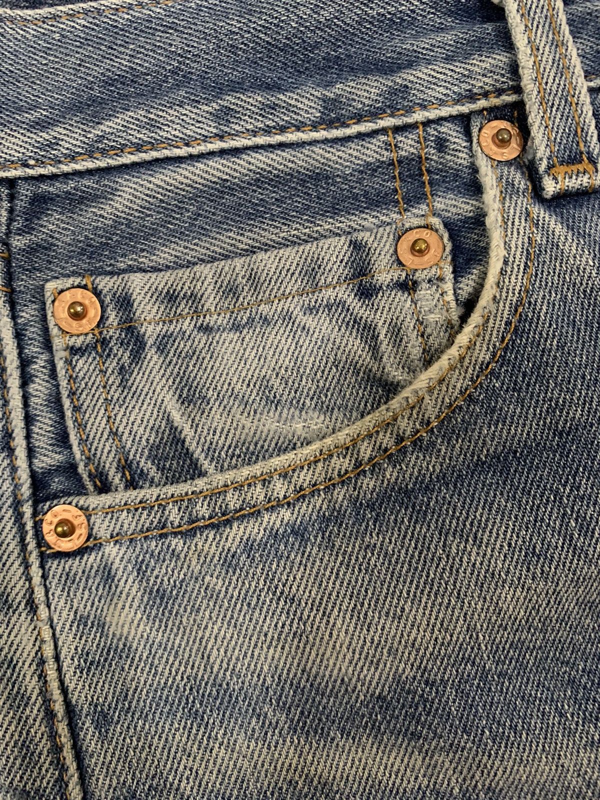 Levi's Vintage 90s Levis 501 Distressed Jeans Stamp Button #501 Size US 28 / EU 44 - 6 Thumbnail