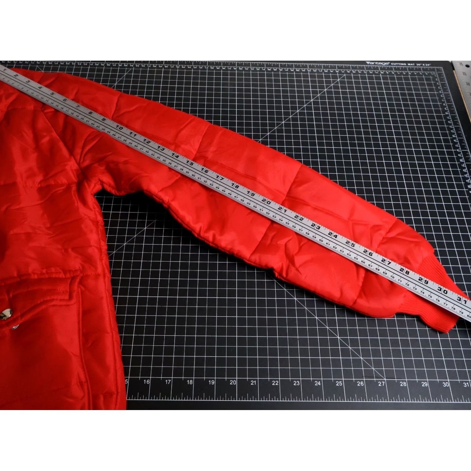 Vintage VINTAGE Swingster 80s Puffer Jacket Men Small Red Snap Button Insulated Nylon Softshell Winter Fall Spring Mens Size US S / EU 44-46 / 1 - 7 Thumbnail