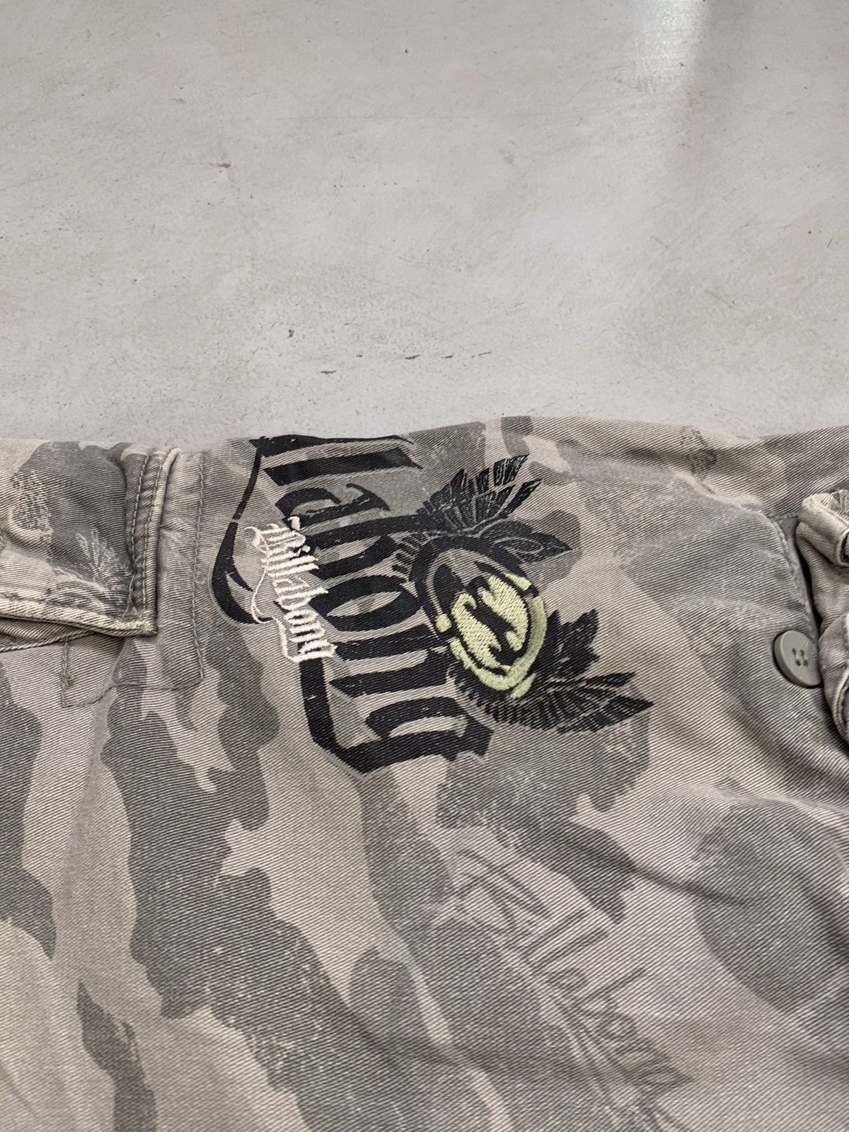 Vintage Crazy Vintage billa bong embroidered camo. Cargo Size US 34 / EU 50 - 6 Thumbnail