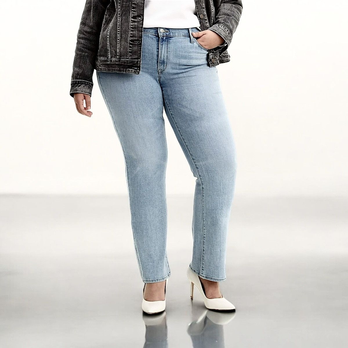 Levi's Levi’s Women’s Plus Size Straight Mid Rise Blue Jeans Sz 26W Size 34" / US 12 / IT 48 - 1 Thumbnail
