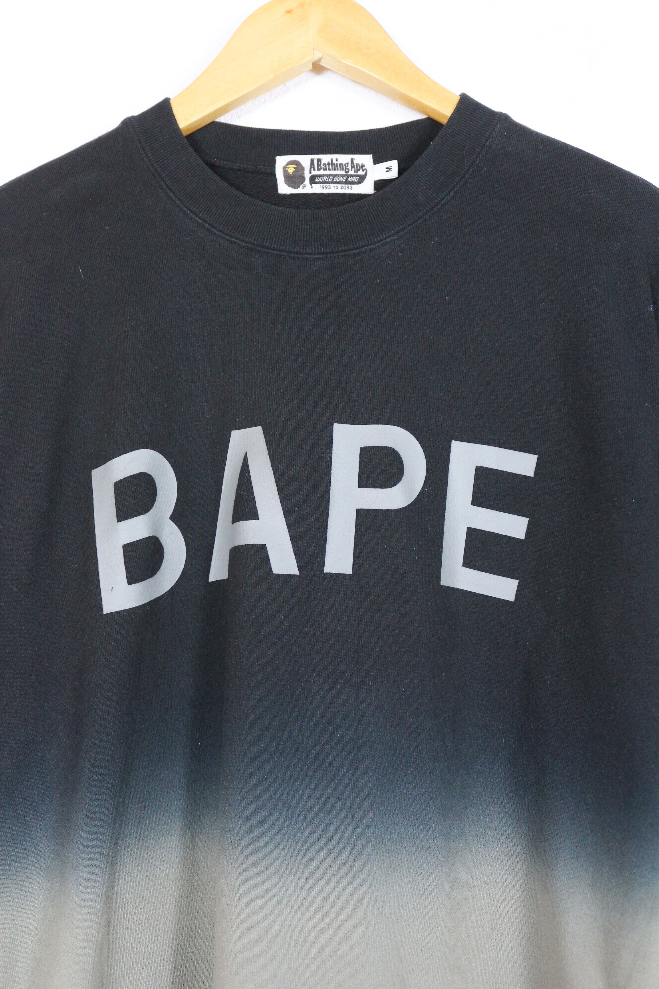 Bape Bape Bathing APE Logo Gradation Graphic Sweatshirt Size US M / EU 48-50 / 2 - 2 Thumbnail