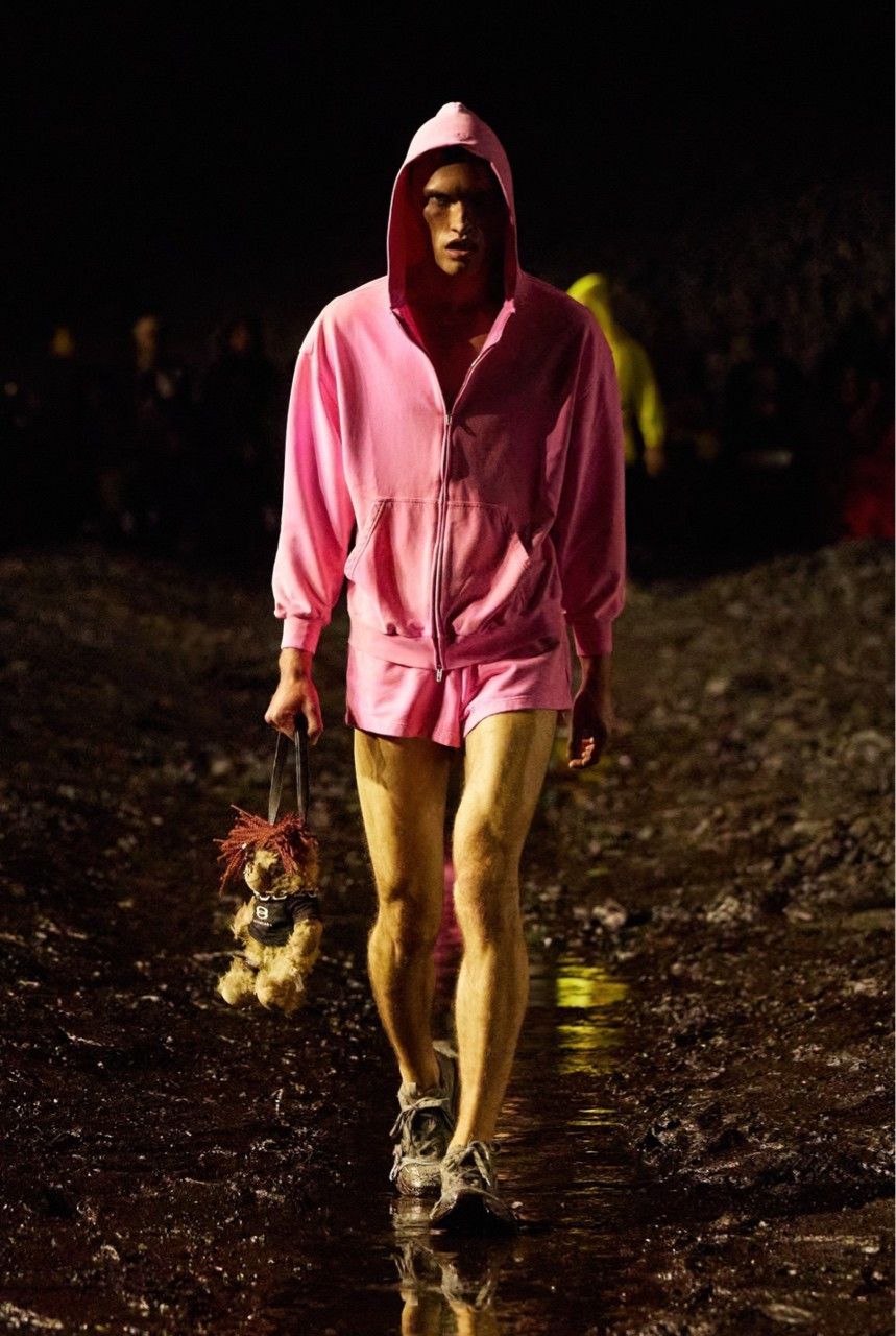Balenciaga Balenciaga Show Clay Dye Worn Pink Shorts 2501-Nextarrow Size US 28 / EU 44 - 2 Thumbnail