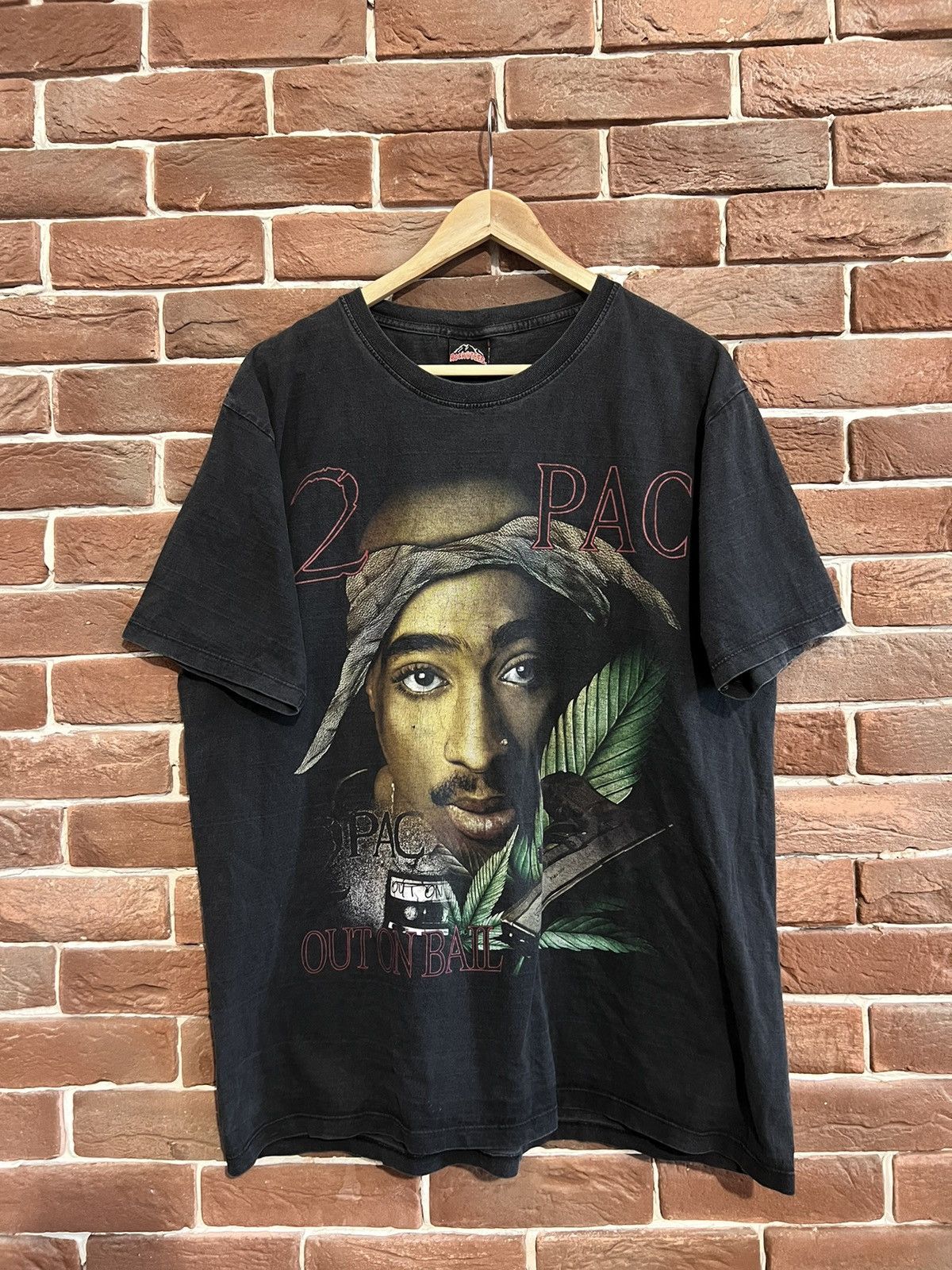 Rare 2Pac Legends Live Forever Vintage Rap Band Tee Tupac 00